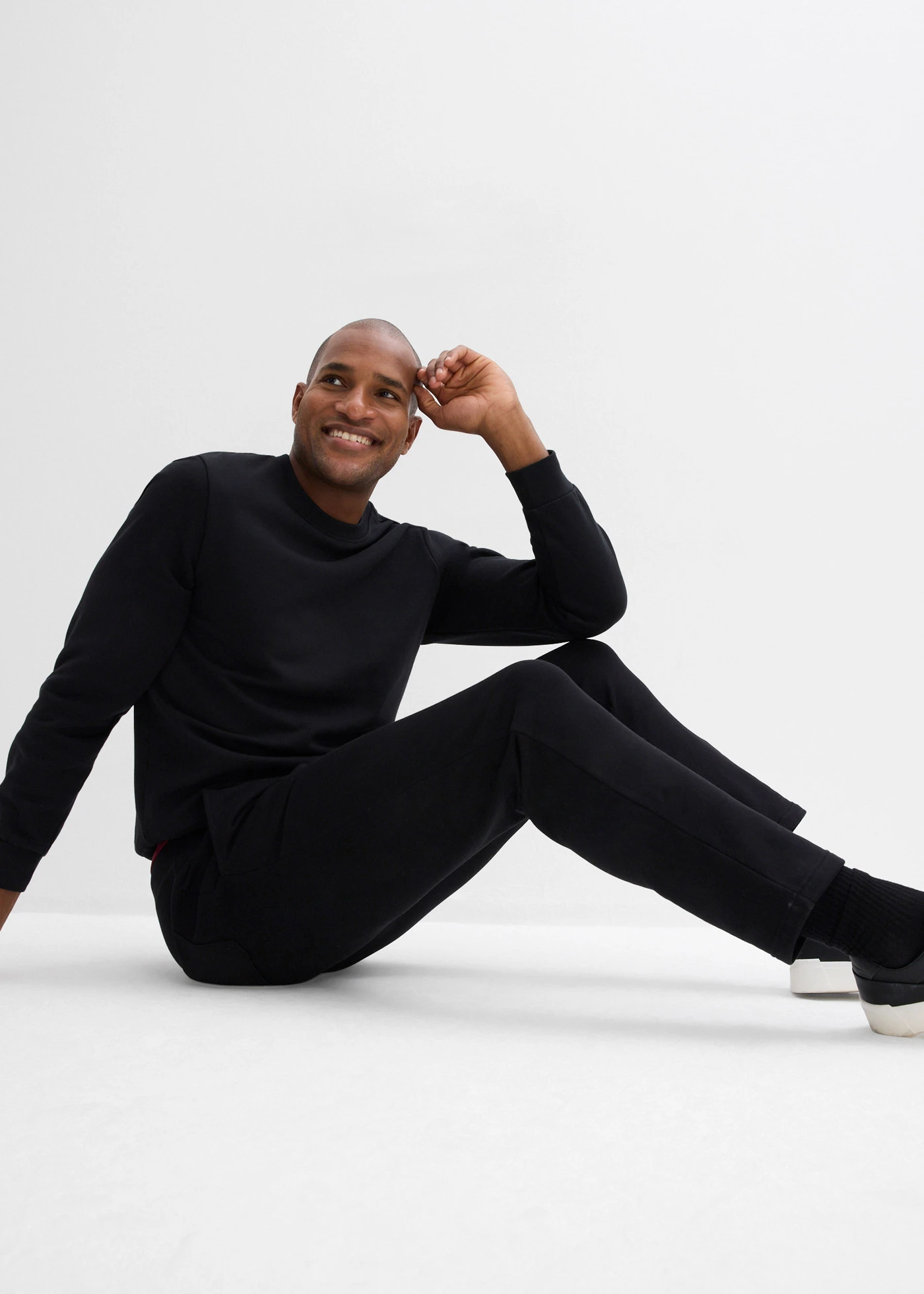 Joggingbroek met katoen en sportieve details • zwart • bonprix online shop