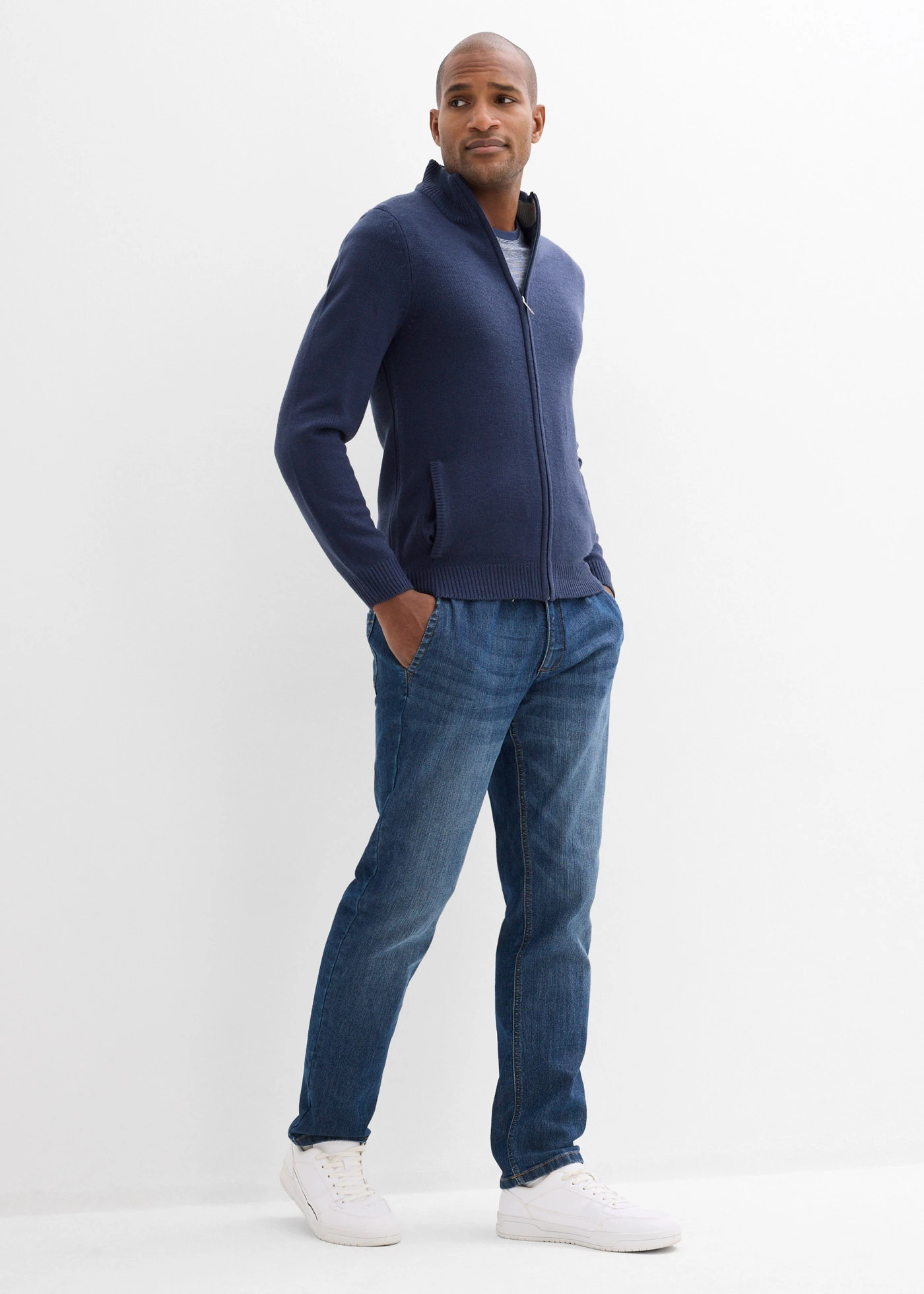 Vékony Regular Fit belebújós farmer kényelmes derekpánttal, Straight • sötétkék denim • bonprix áruház