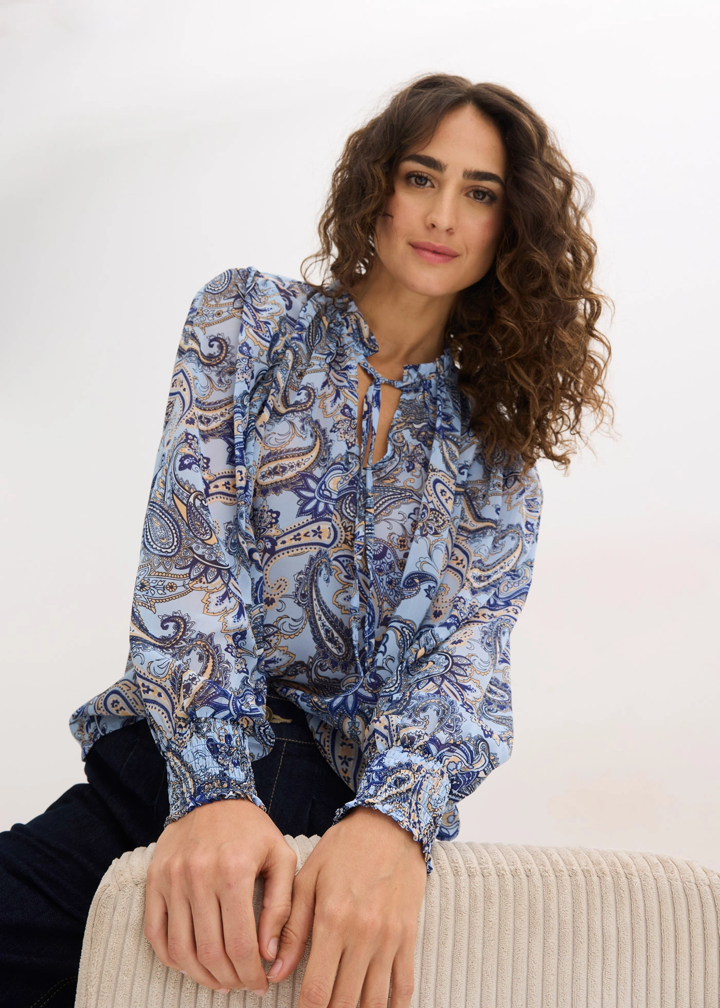 Chiffon blouse • lichtblauw paisley • bonprix online shop