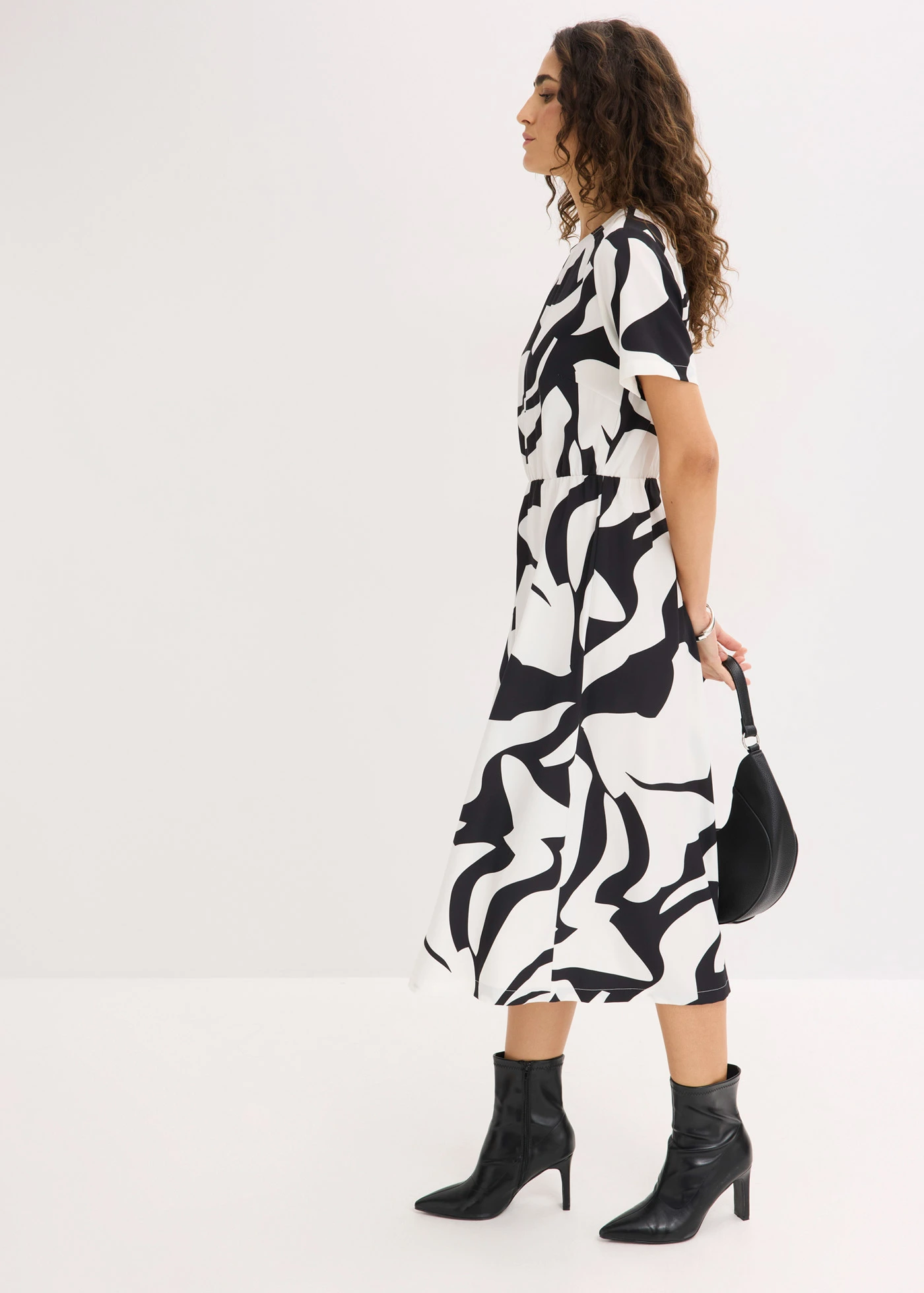 Rochie midi • negru/alb • magazin bonprix