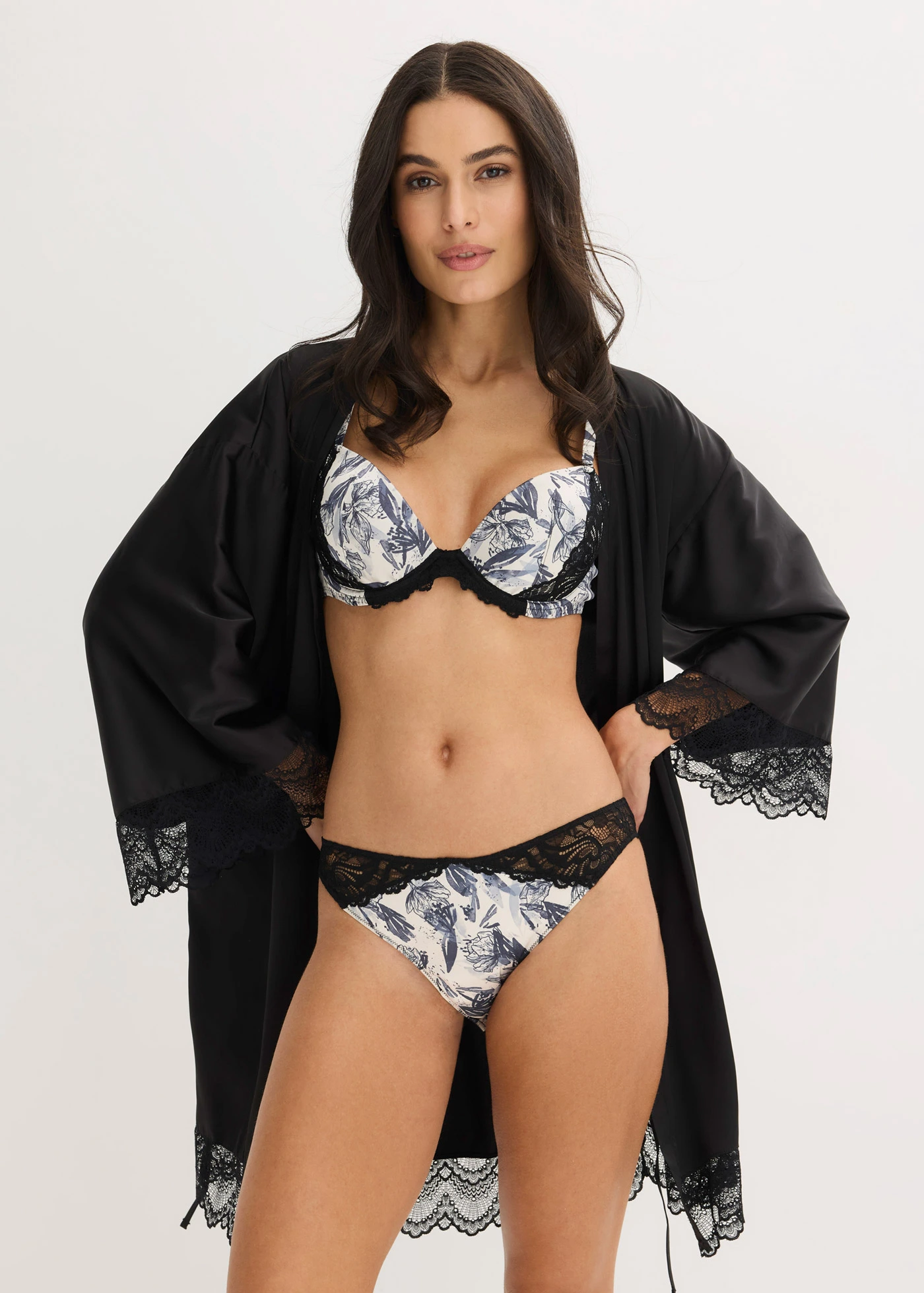 Biustonosz z usztywnianymi miseczkami, z satyny z nadrukiem • szary stalowy z nadrukiem • sklep bonprix