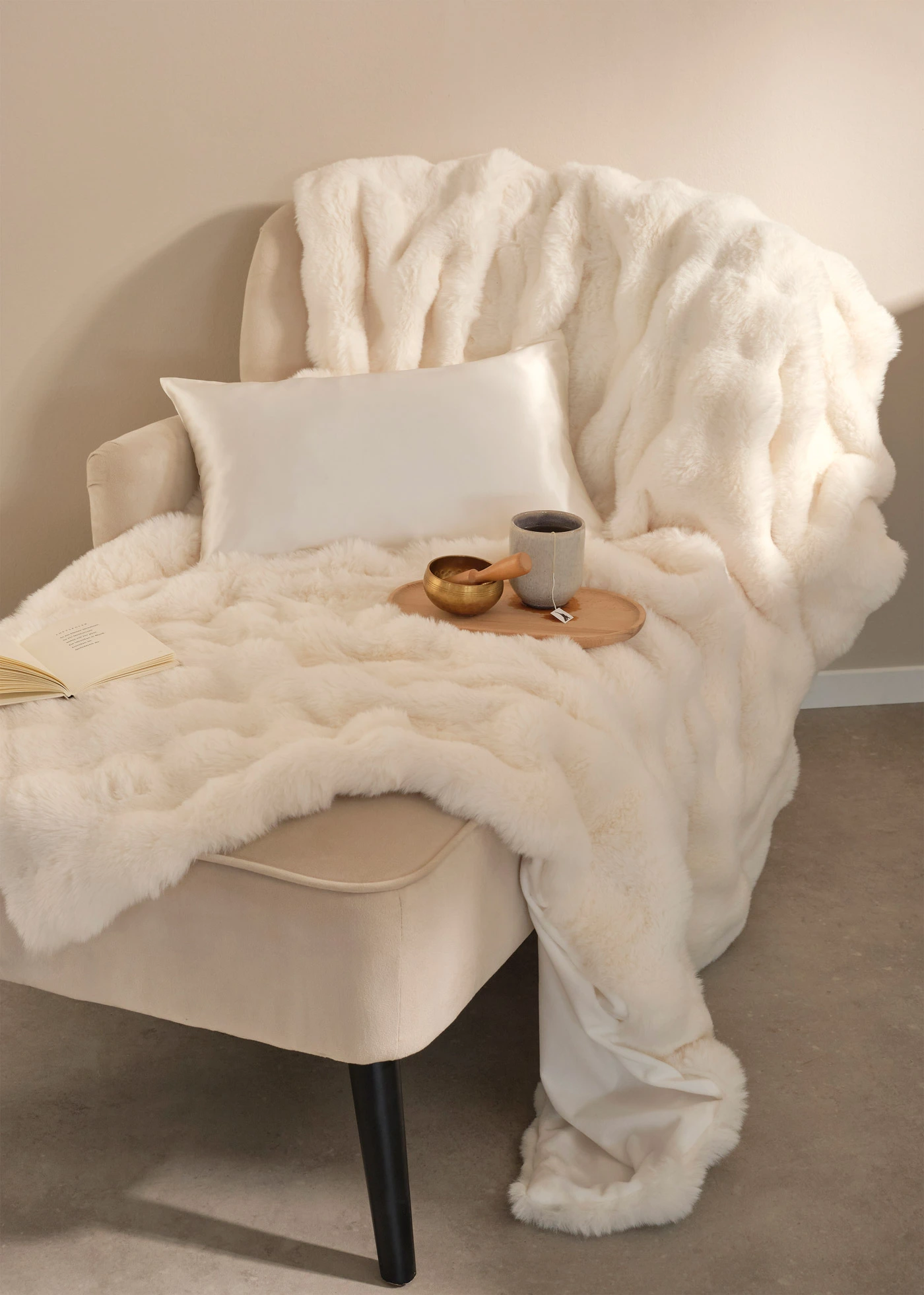 Cuvertură moale Fake Fur • crem • magazin bonprix