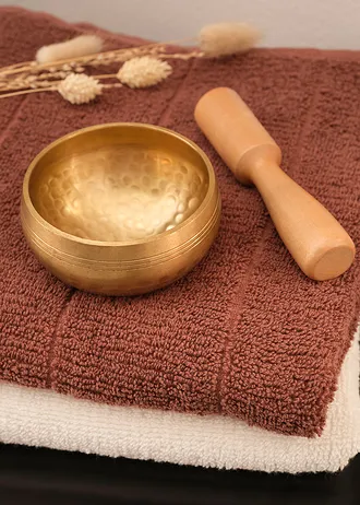 Bol chantant avec maillet en bois, Couleur: couleur dorée