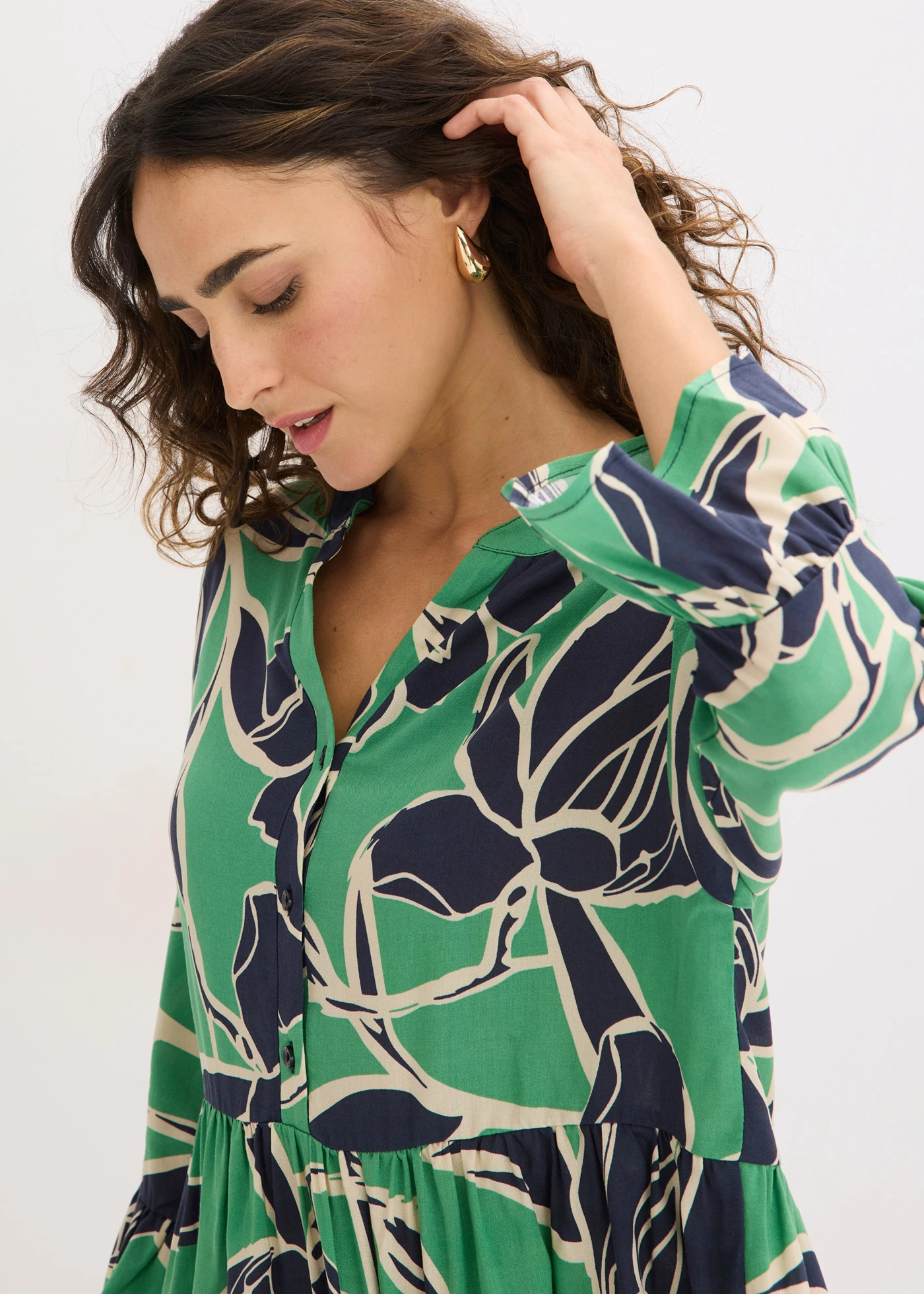 Bluză tip tunică din viscoză fluidă • verde-opal floral • magazin bonprix