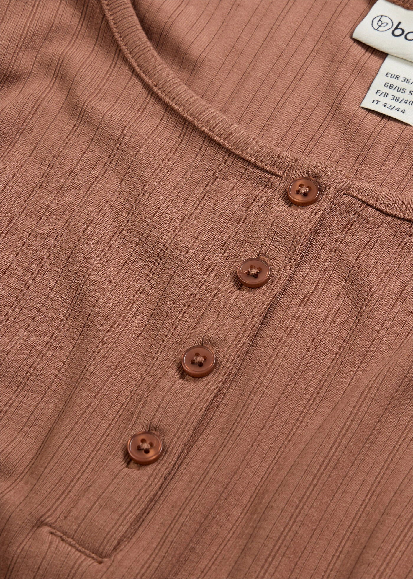 Geribde longsleeve • kastanjebruin • bonprix online shop