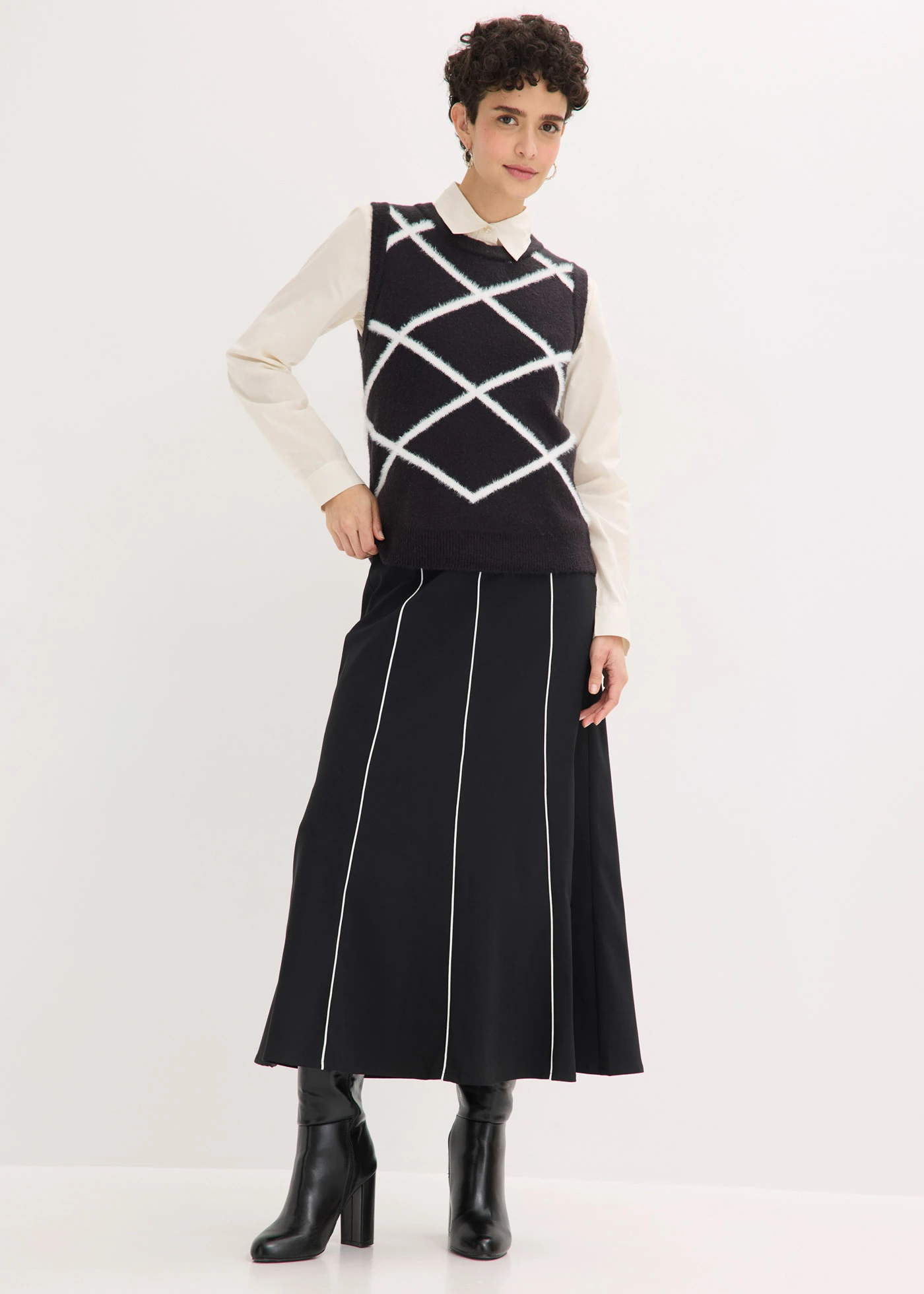 Vestă cu fir pufos • negru-ecru grafic • magazin bonprix