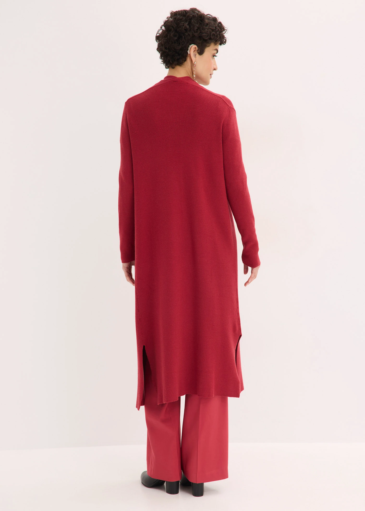 Gilet long en maille • rouge cerise • Boutique bonprix