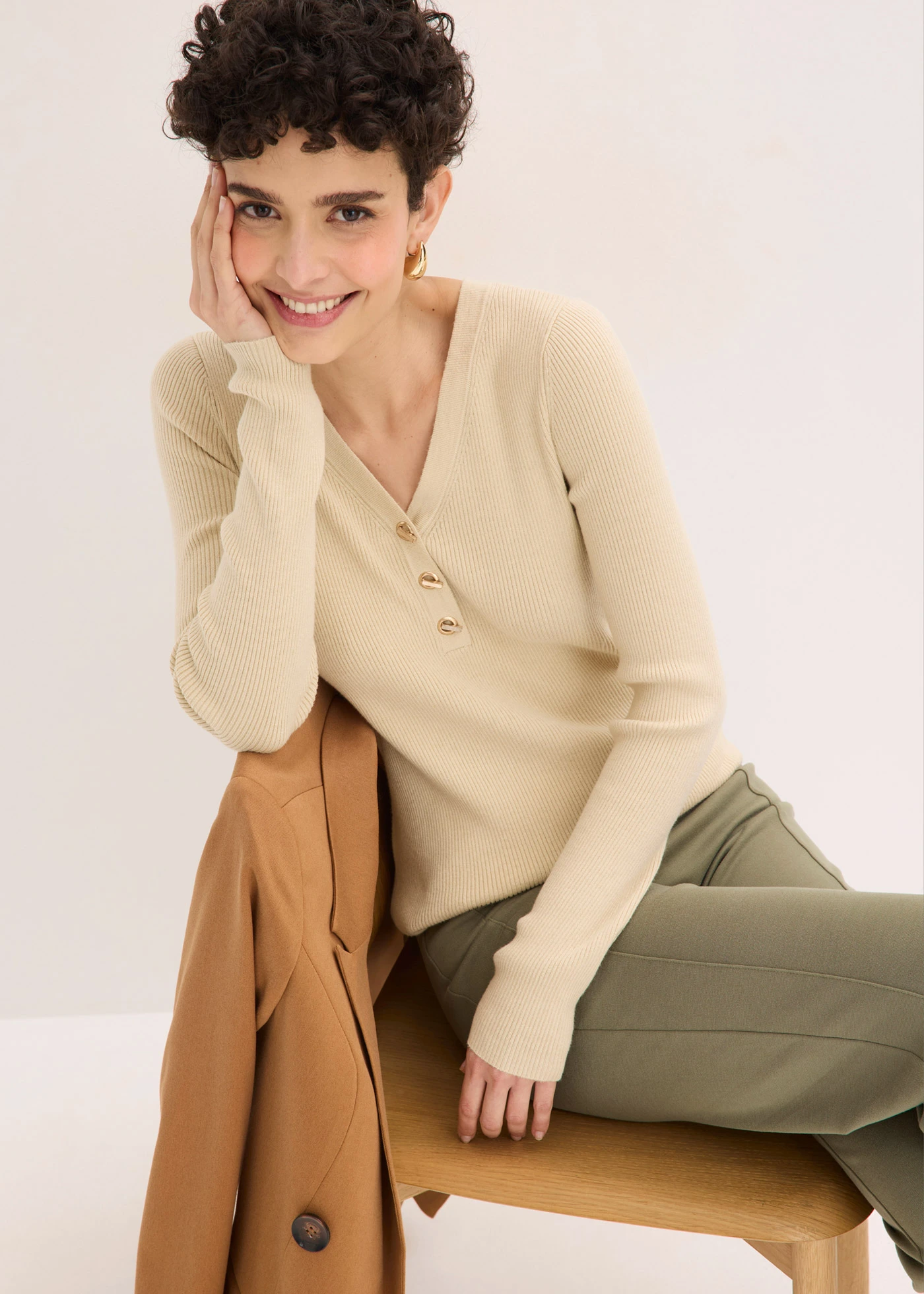 Pulover ripsat cu viscoză • bej nisipiu mat • magazin bonprix