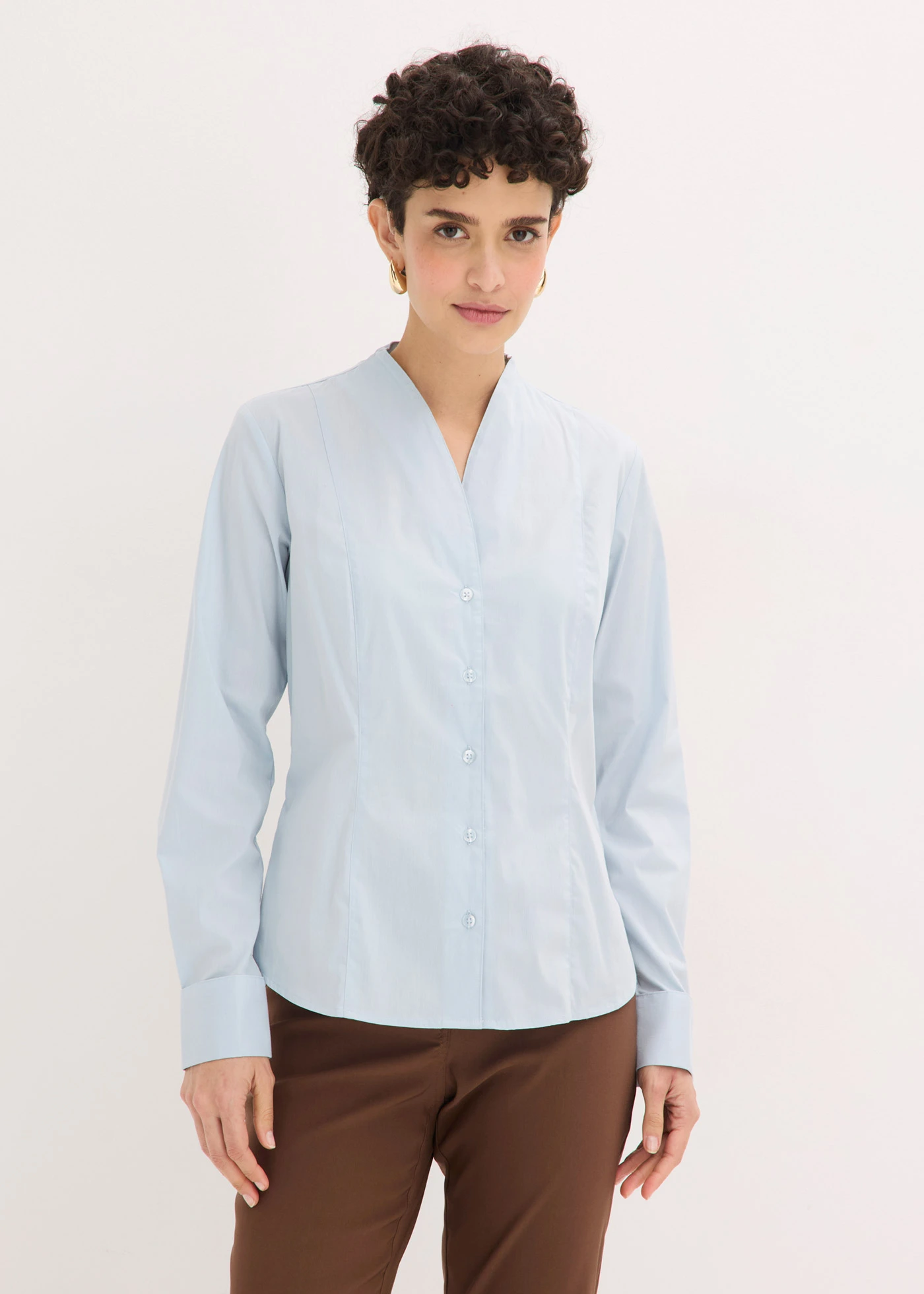 Popeline stretch blouse met kelkvormige kraag • poederblauw • bonprix online shop