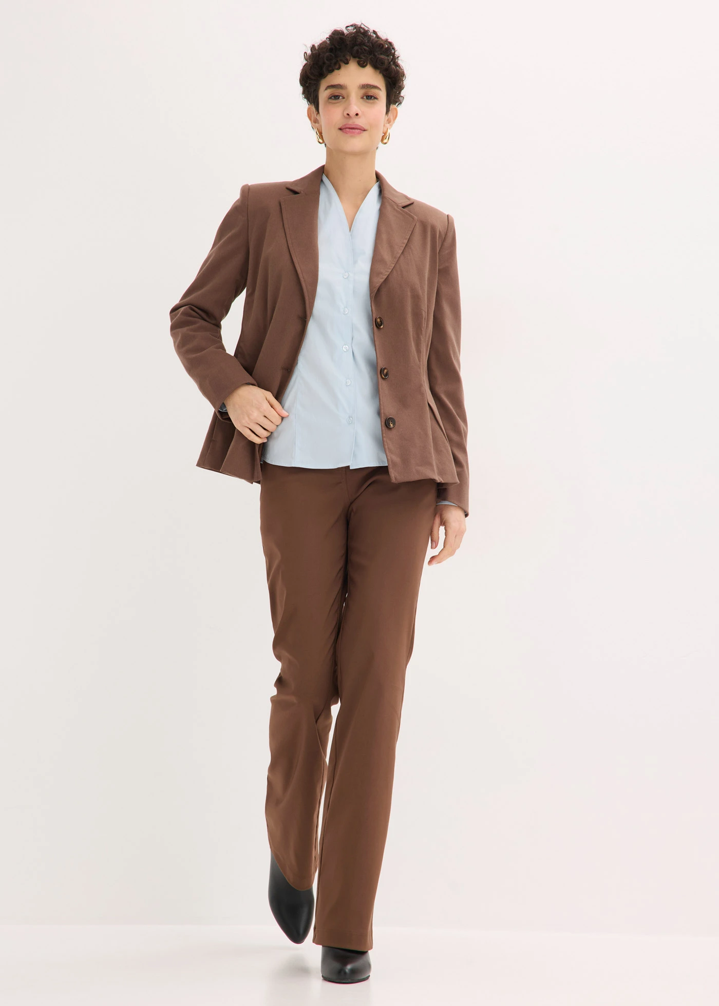 Popeline stretch blouse met kelkvormige kraag • poederblauw • bonprix online shop