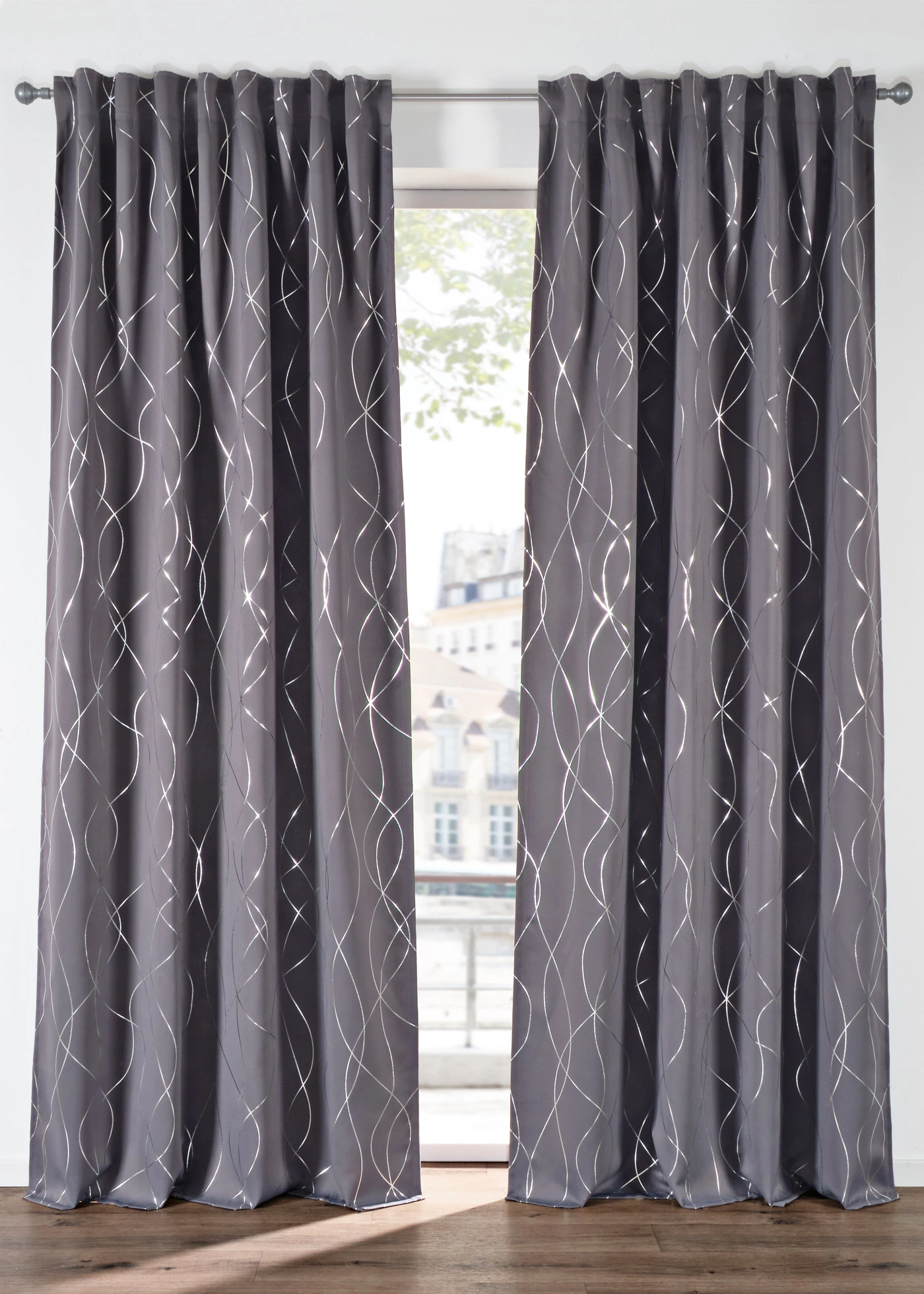 Rideau panneau obscurcissant à imprimé brillant, aussi en extra long (1 pce) • gris/argenté • Boutique bonprix
