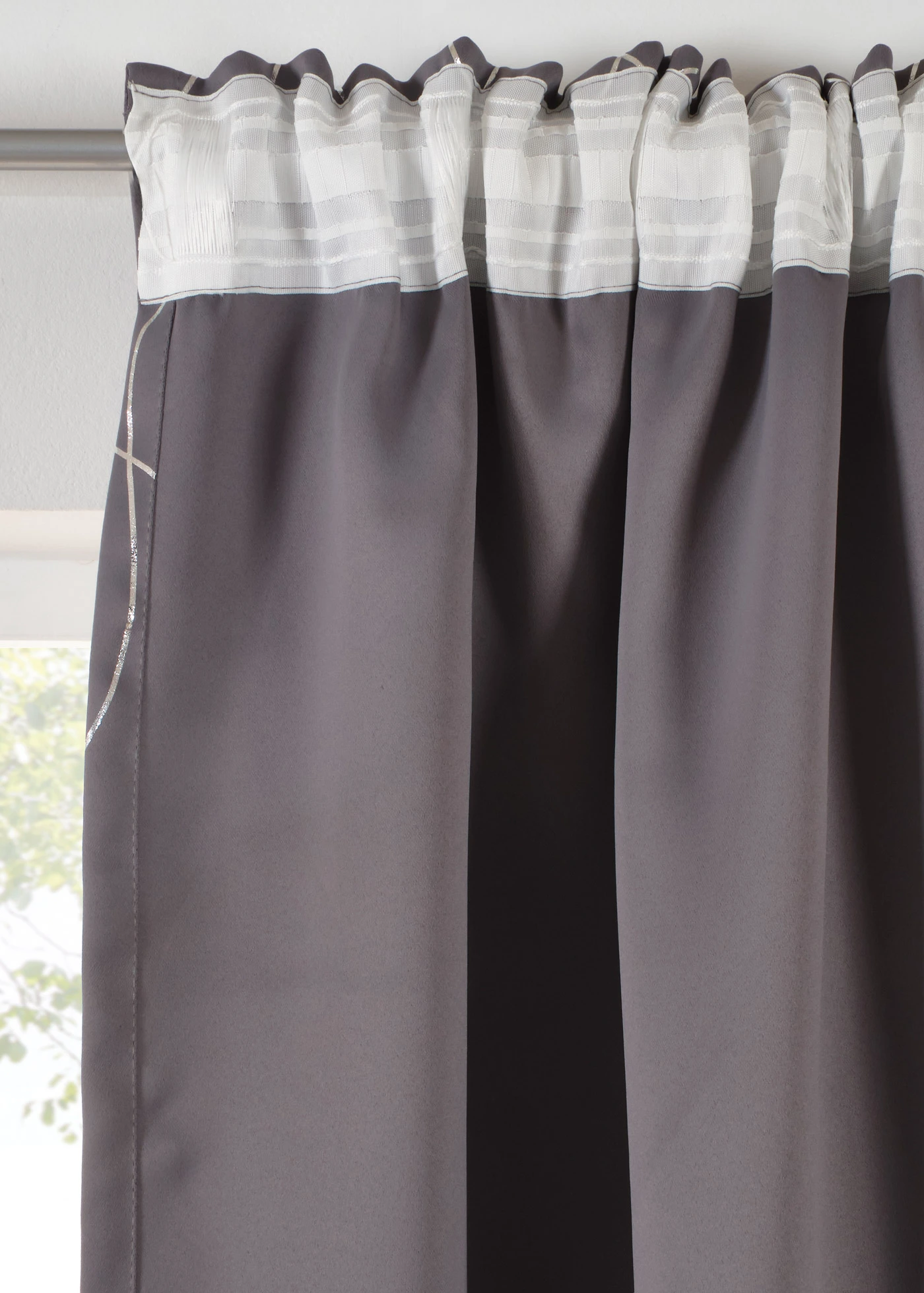 Draperie de întunecare cu material lucios, disponibilă și în dimensiune extralungă (1 buc.) • gri argintiu • magazin bonprix