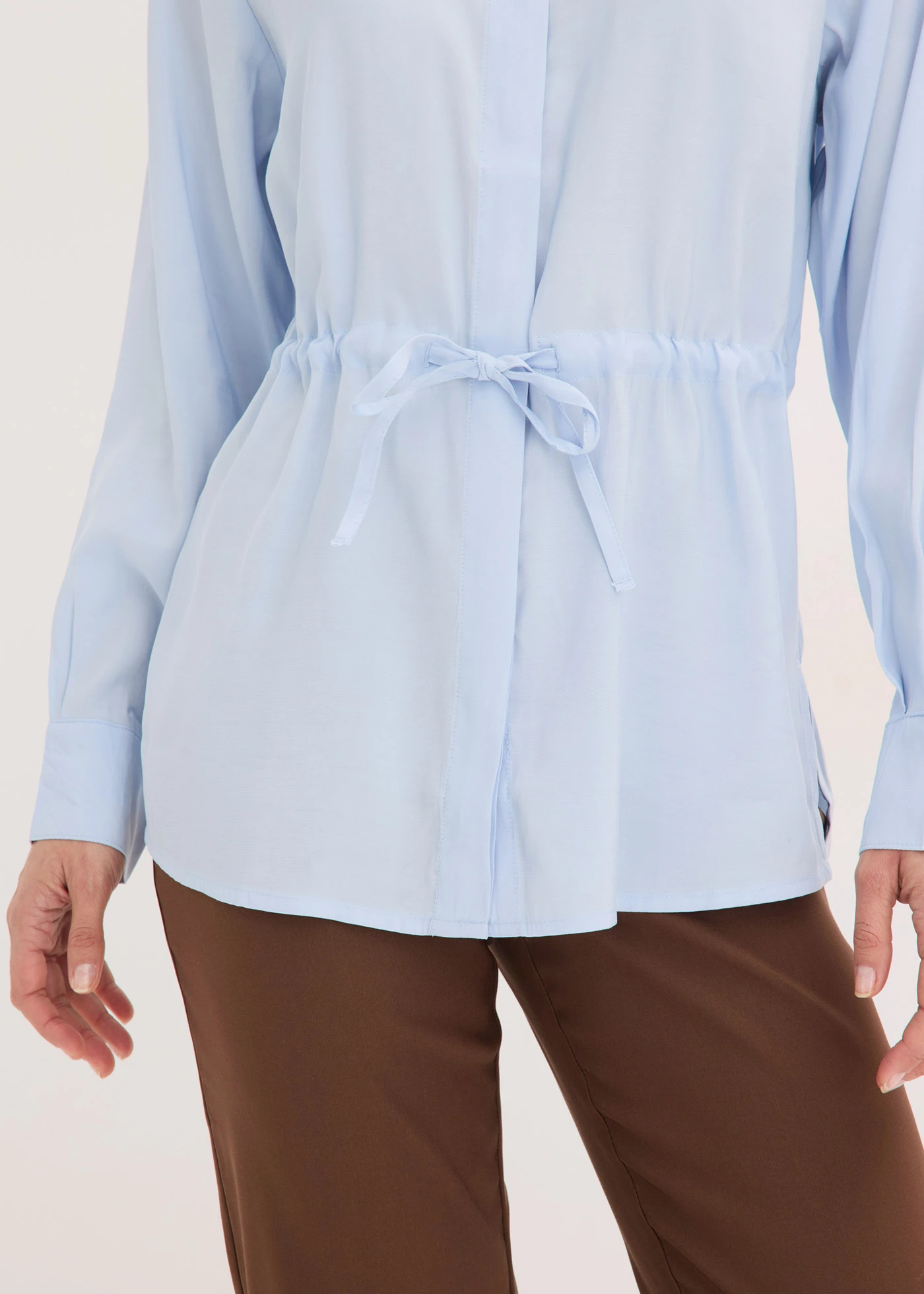 Bluză din poplin încrețită • albastru pudrat • magazin bonprix