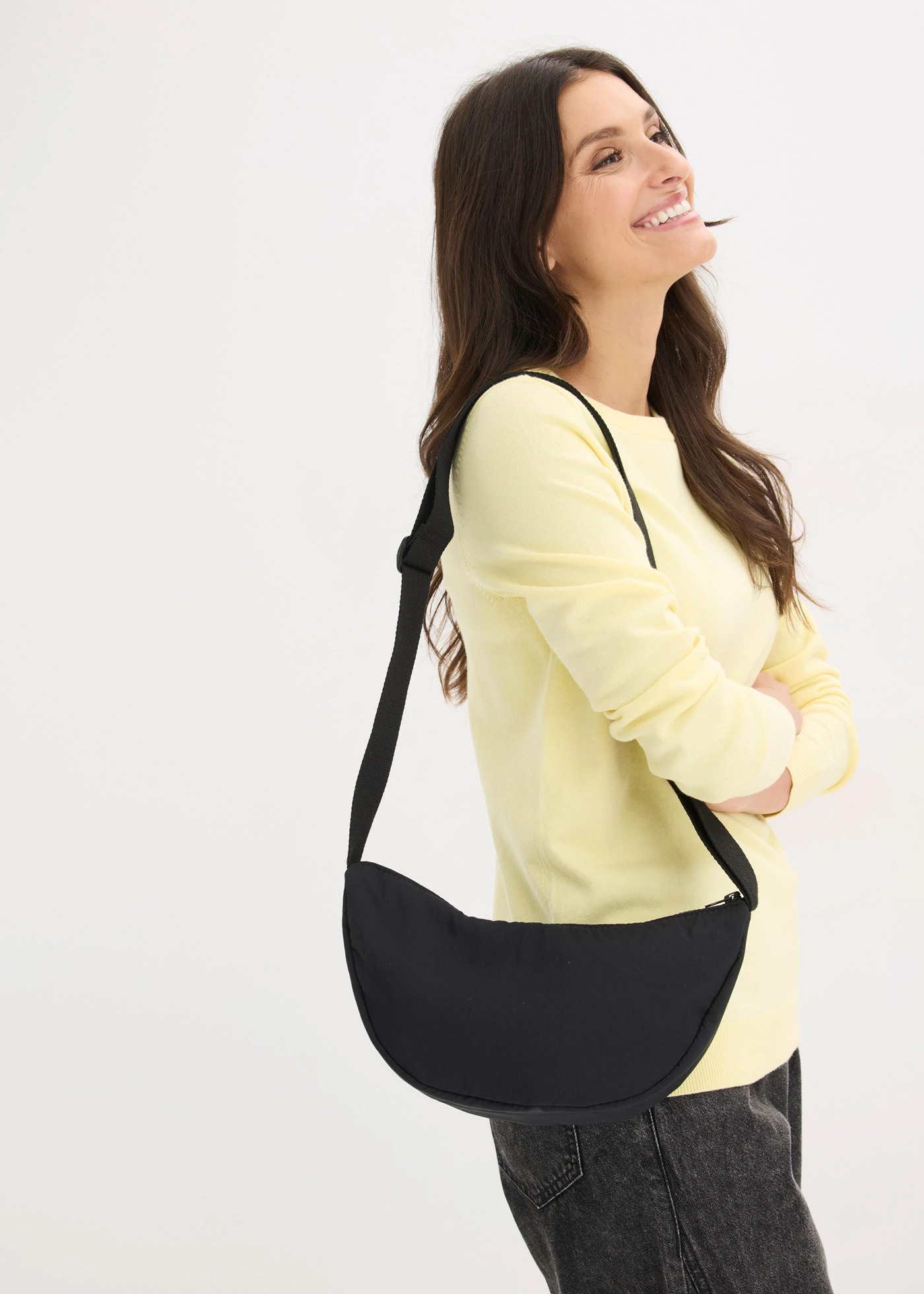 Kabelka Crossbody, mierne podšívaná • čierna • obchod bonprix