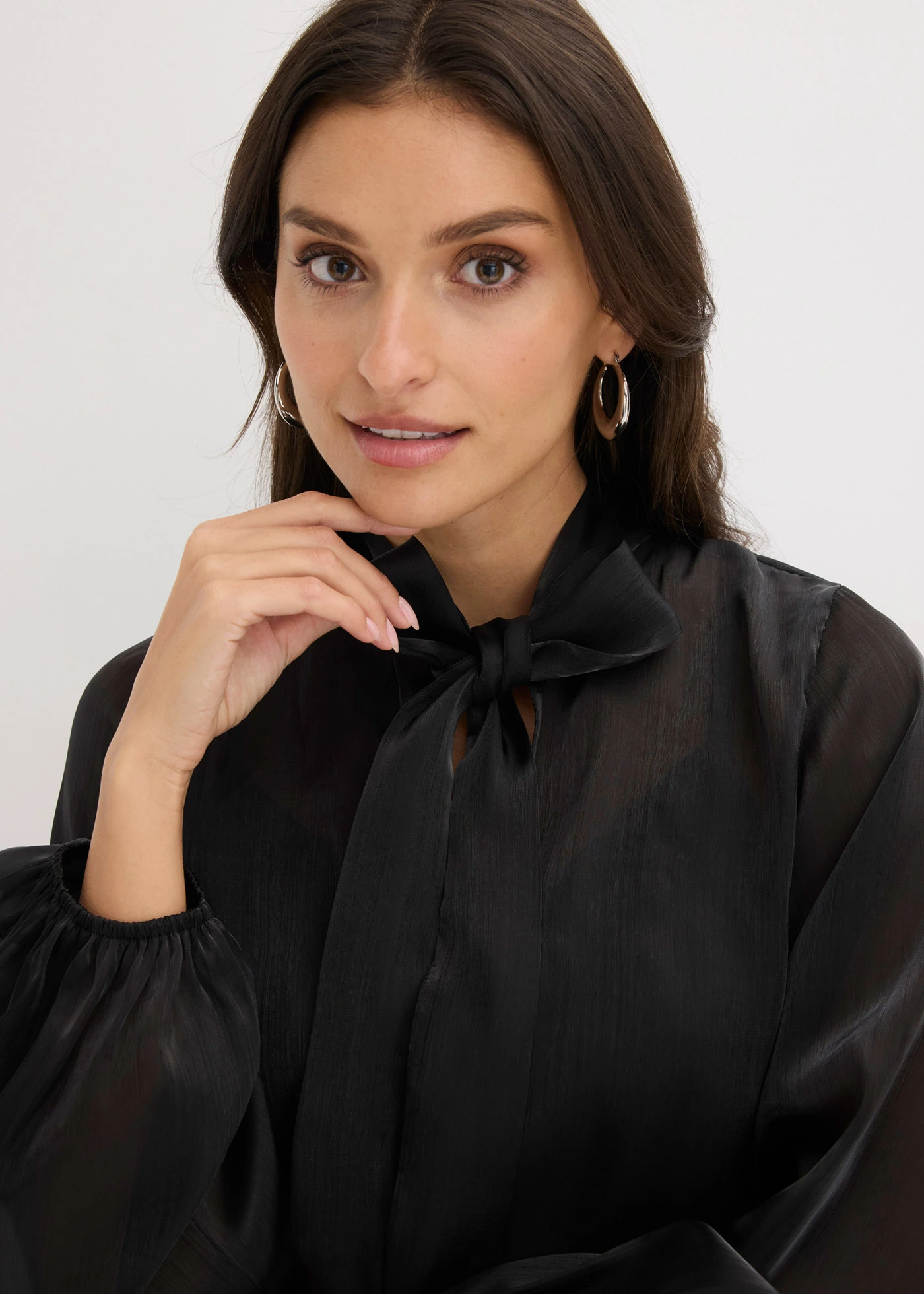 Blouse met strik • zwart • bonprix online shop