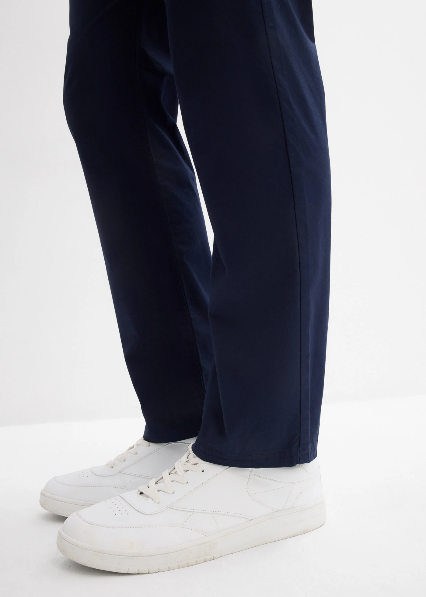 Chino nohavice, Regular Fit, strečové, s opaskom, rovné • tmavomodrá • obchod bonprix