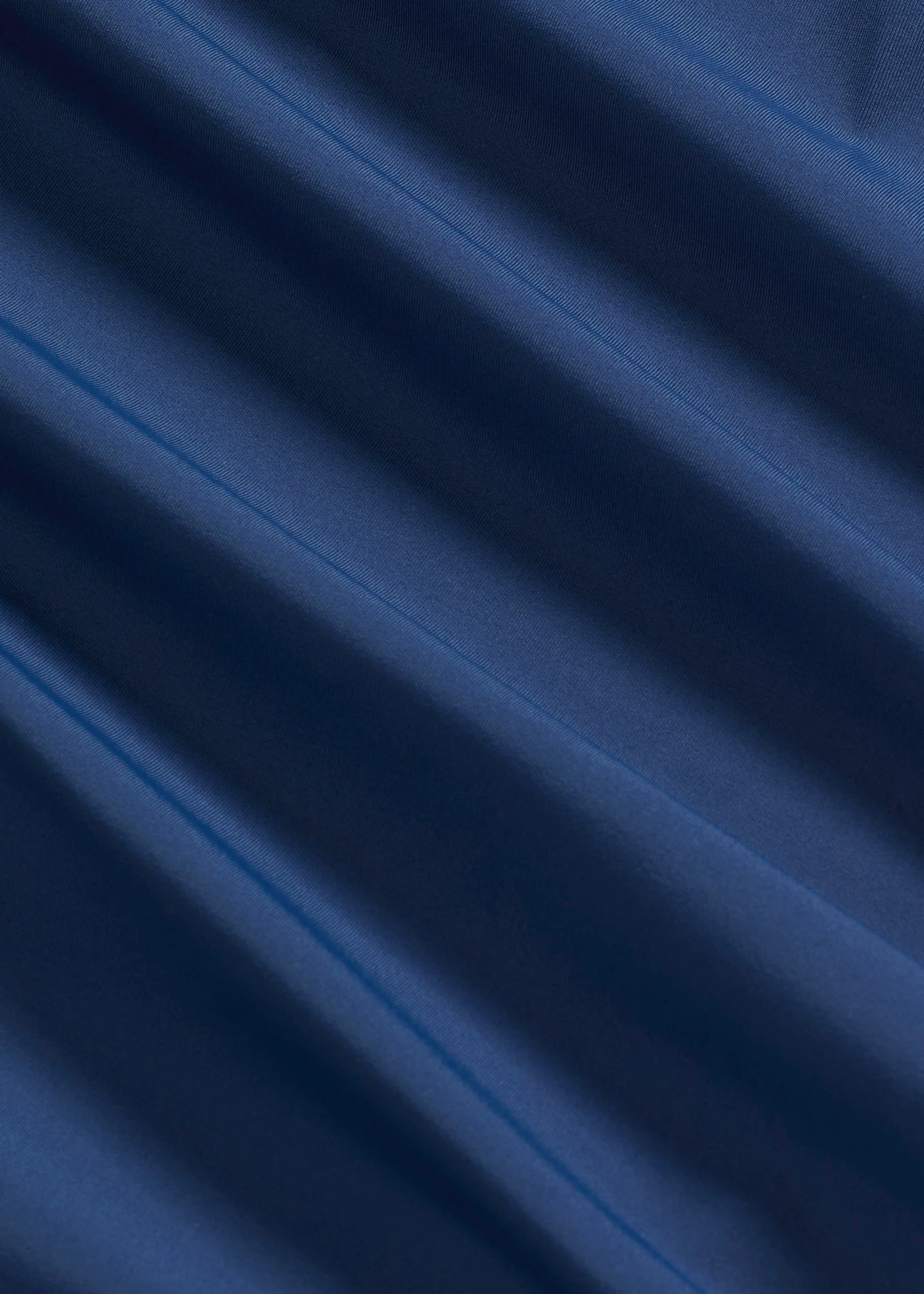 Maillot 1 pièce échancrure haute dans le dos • bleu profond • Boutique bonprix