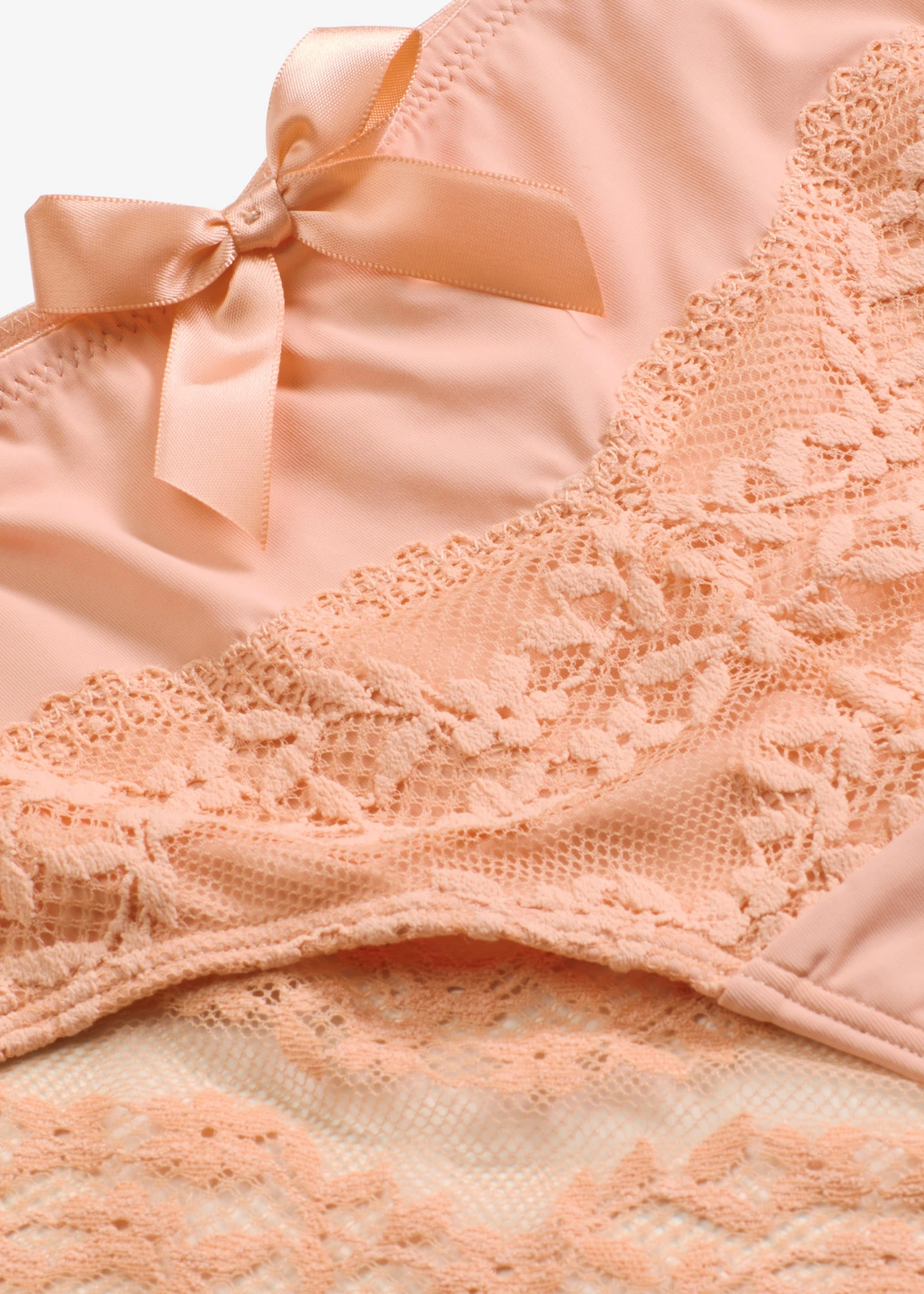 Hipster met gebloemd kant • soft papaya • bonprix online shop