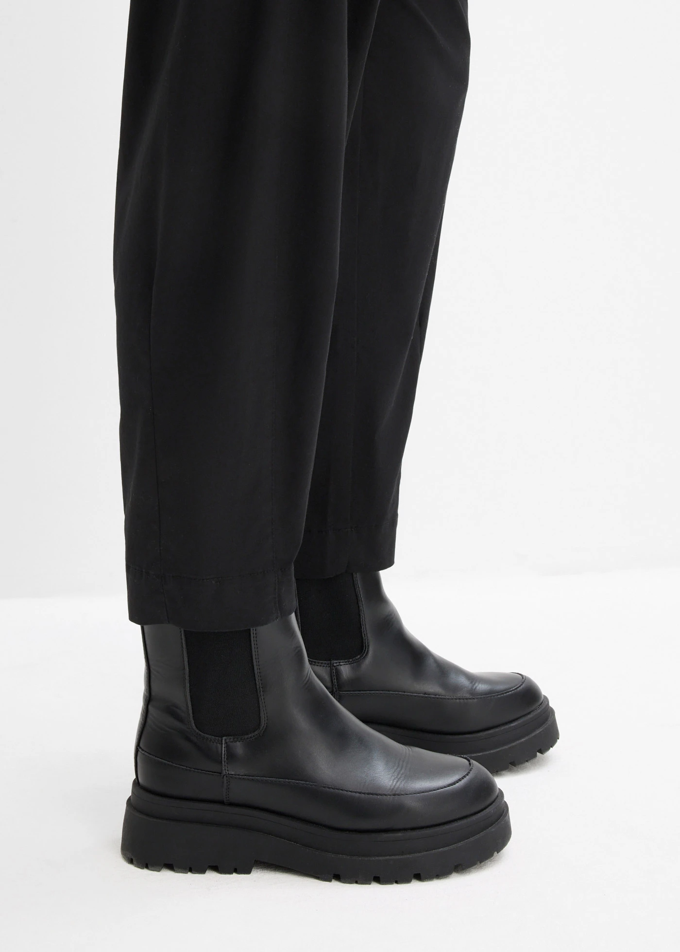 Pantalon barrel à taille élastiquée • noir • Boutique bonprix