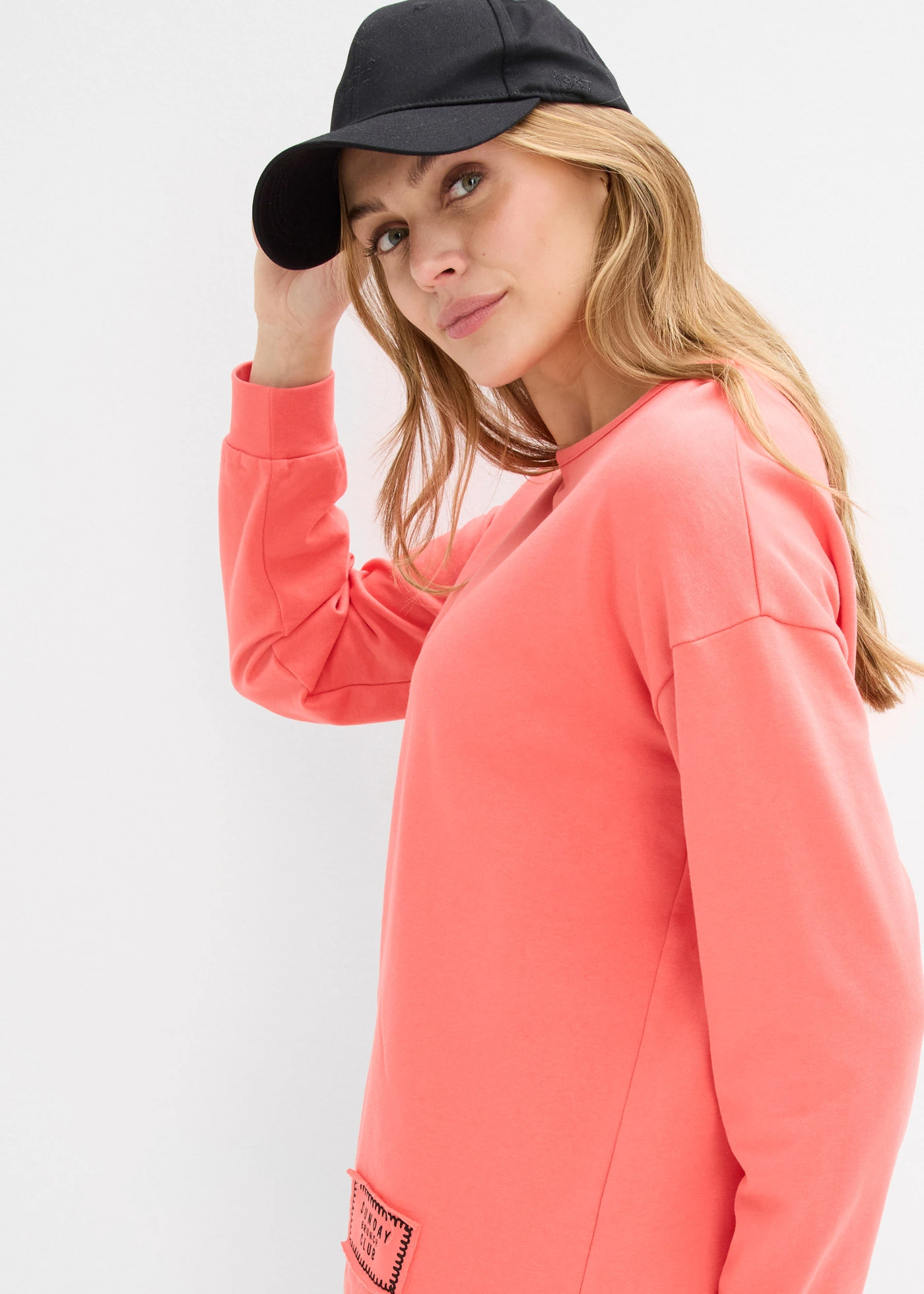 Mikina, vzadu dlhšia, z bavlneého mixu • lososovo ružová • obchod bonprix