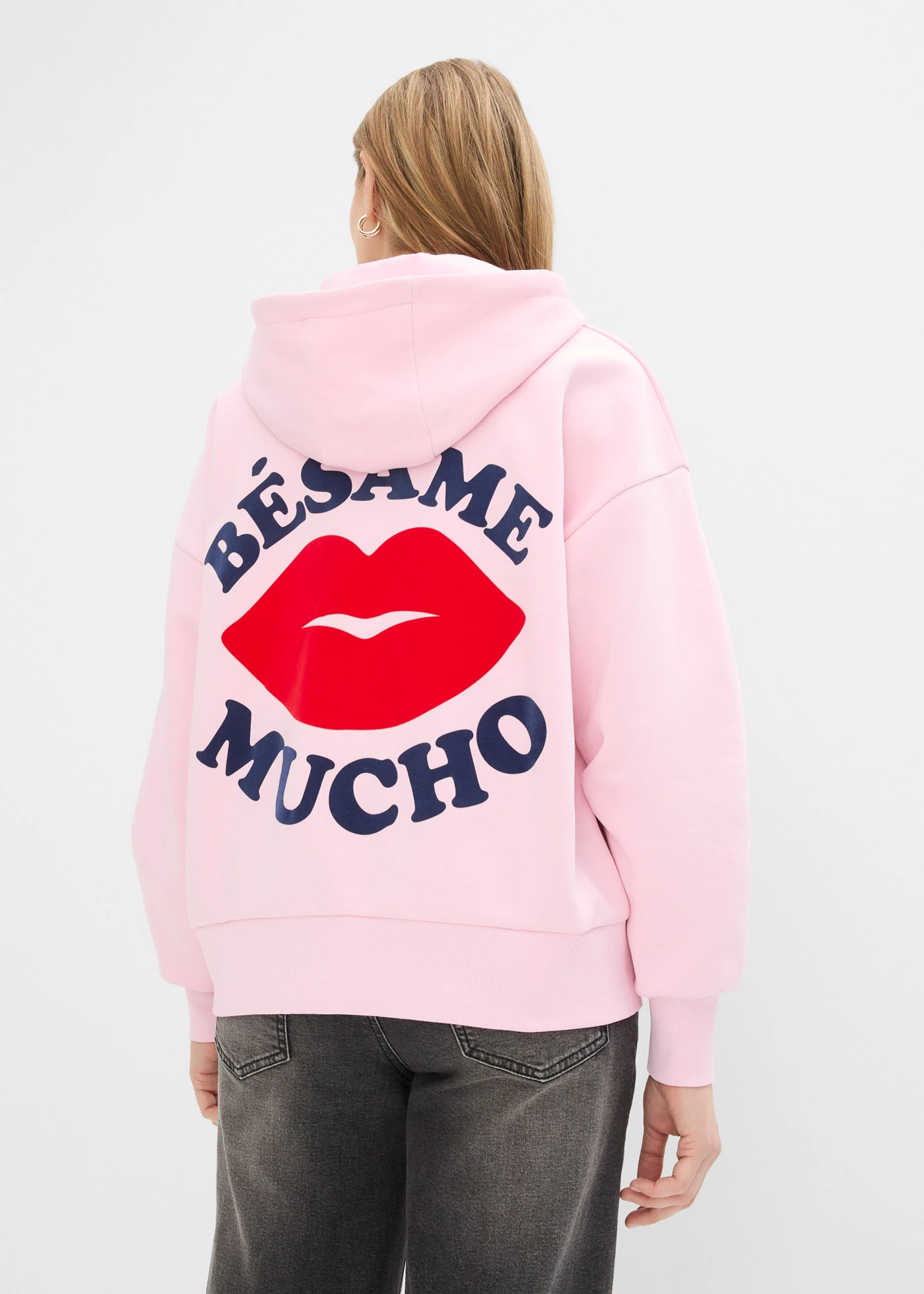 Bluza oversize • jasnoróżowy kryształowy z nadrukiem • sklep bonprix