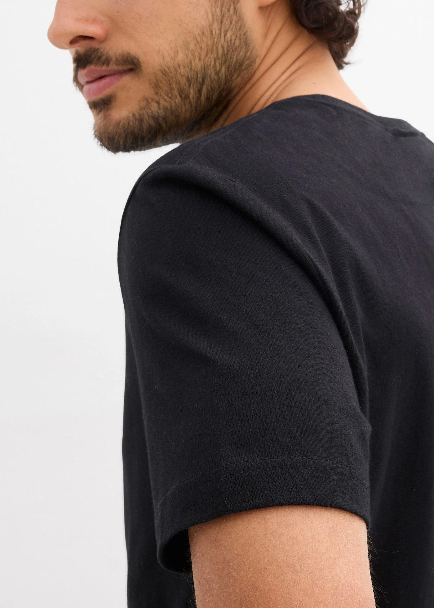 T-shirt 100% coton • noir imprimé • Boutique bonprix