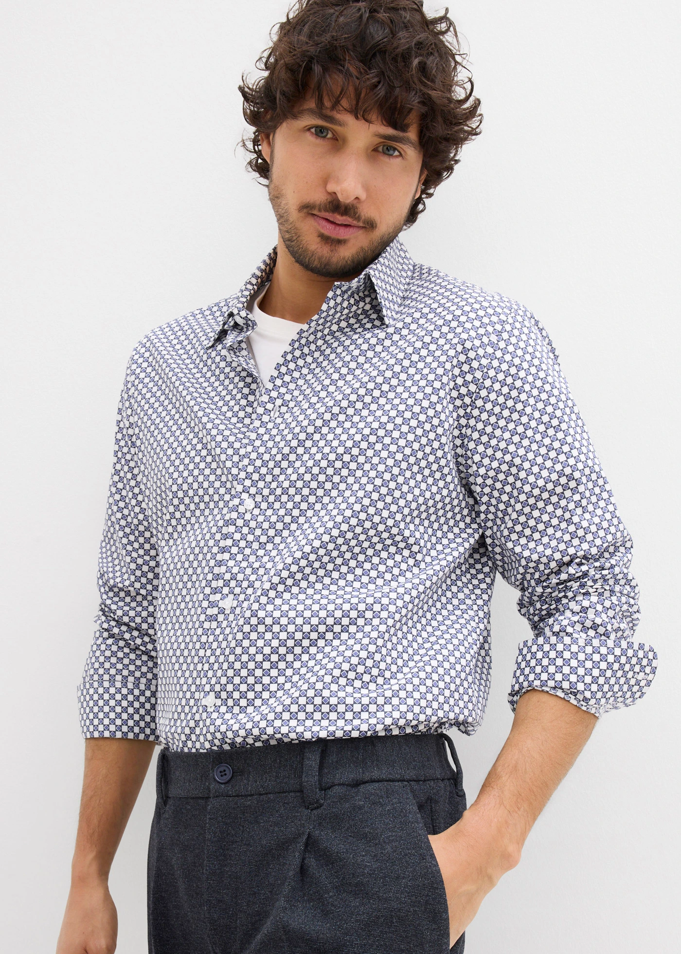 Cămașă business din bumbac 100%, Modern Fit • alb-albastru, cu imprimeu grafic • magazin bonprix