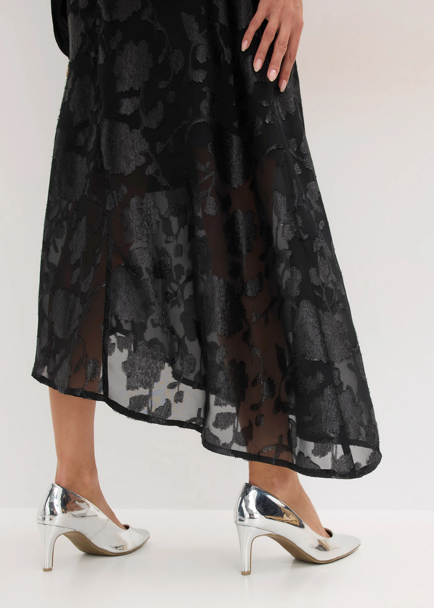 Fustă maxi cu tiv asimetric • negru • magazin bonprix