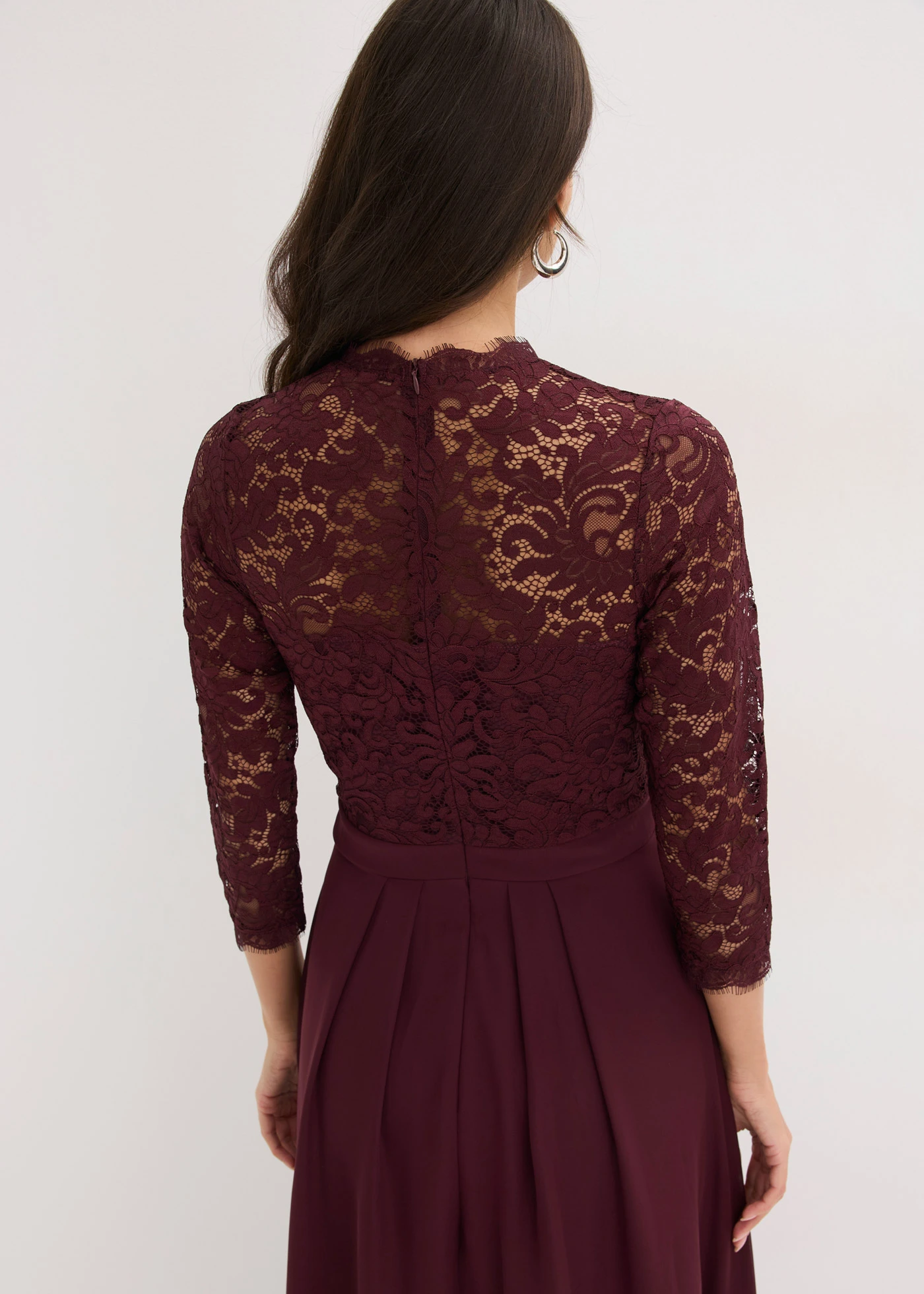 Rochie maxi cu dantelă • roșu-vineriu • magazin bonprix