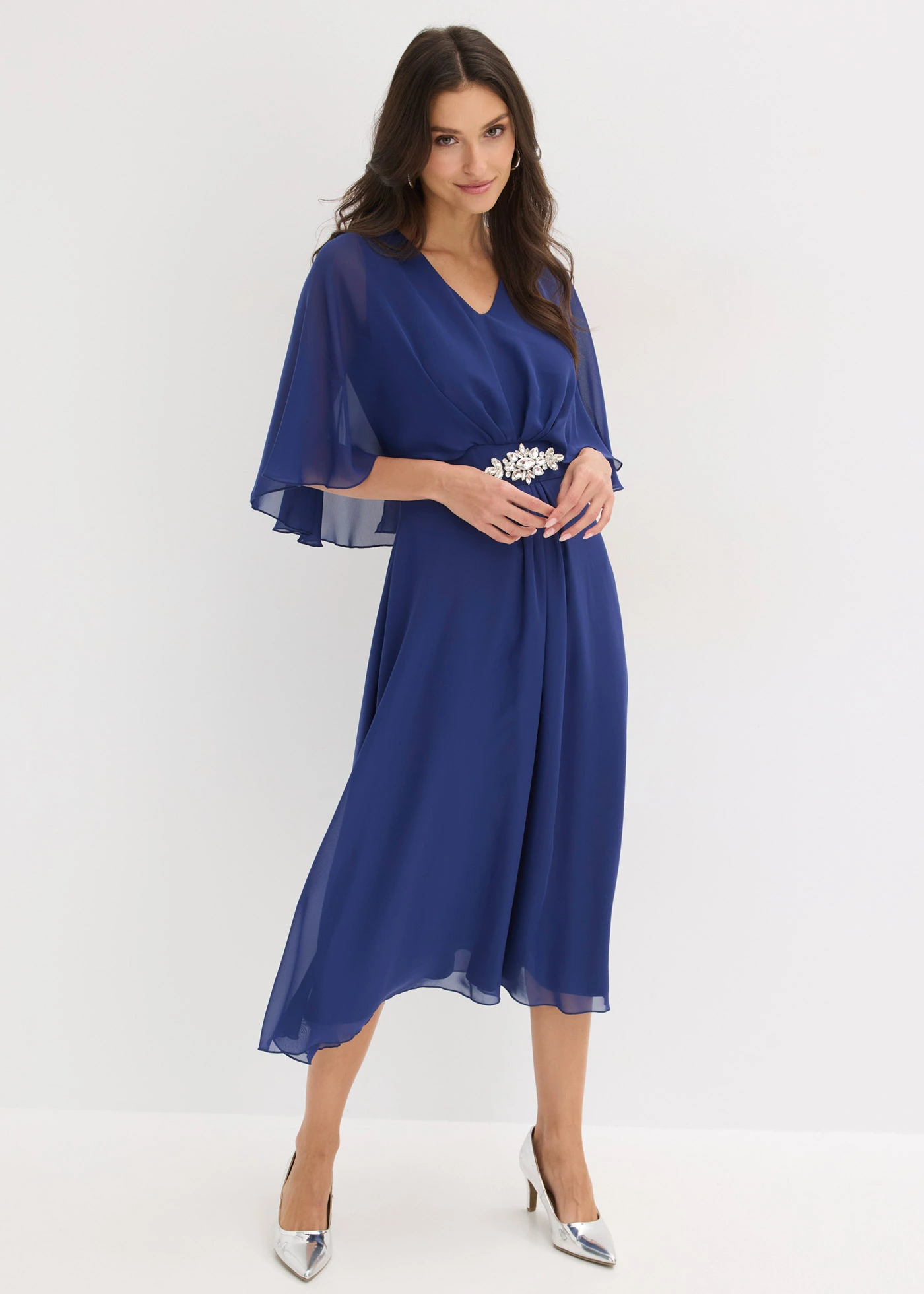 Robe en mousseline avec strass • bleu nuit • Boutique bonprix