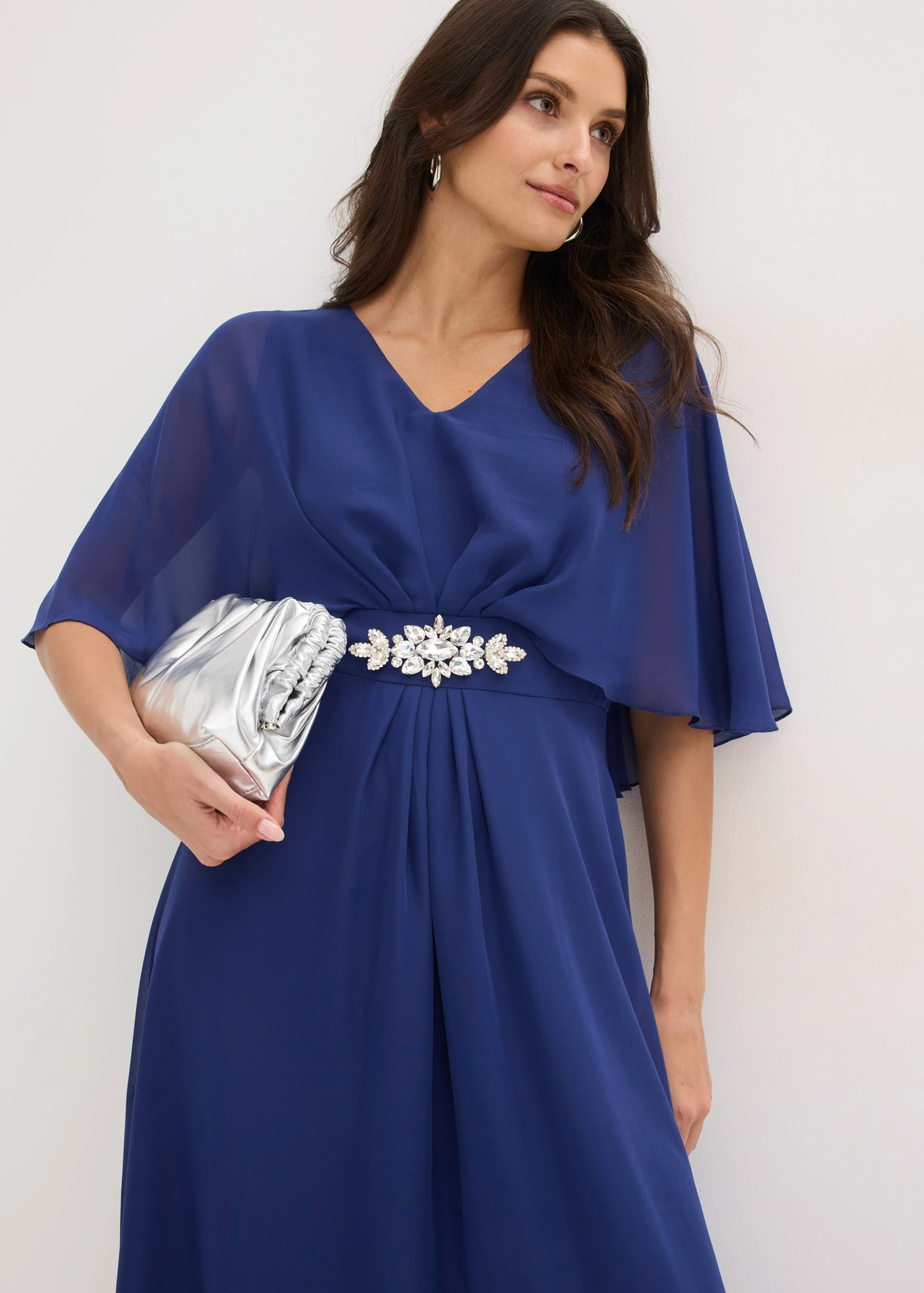 Robe en mousseline avec strass • bleu nuit • Boutique bonprix