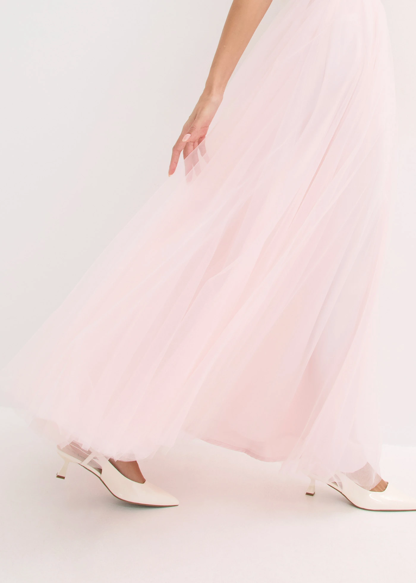 Robe de soirée avec haut en dentelle et jupe en tulle fin • rose clair • Boutique bonprix