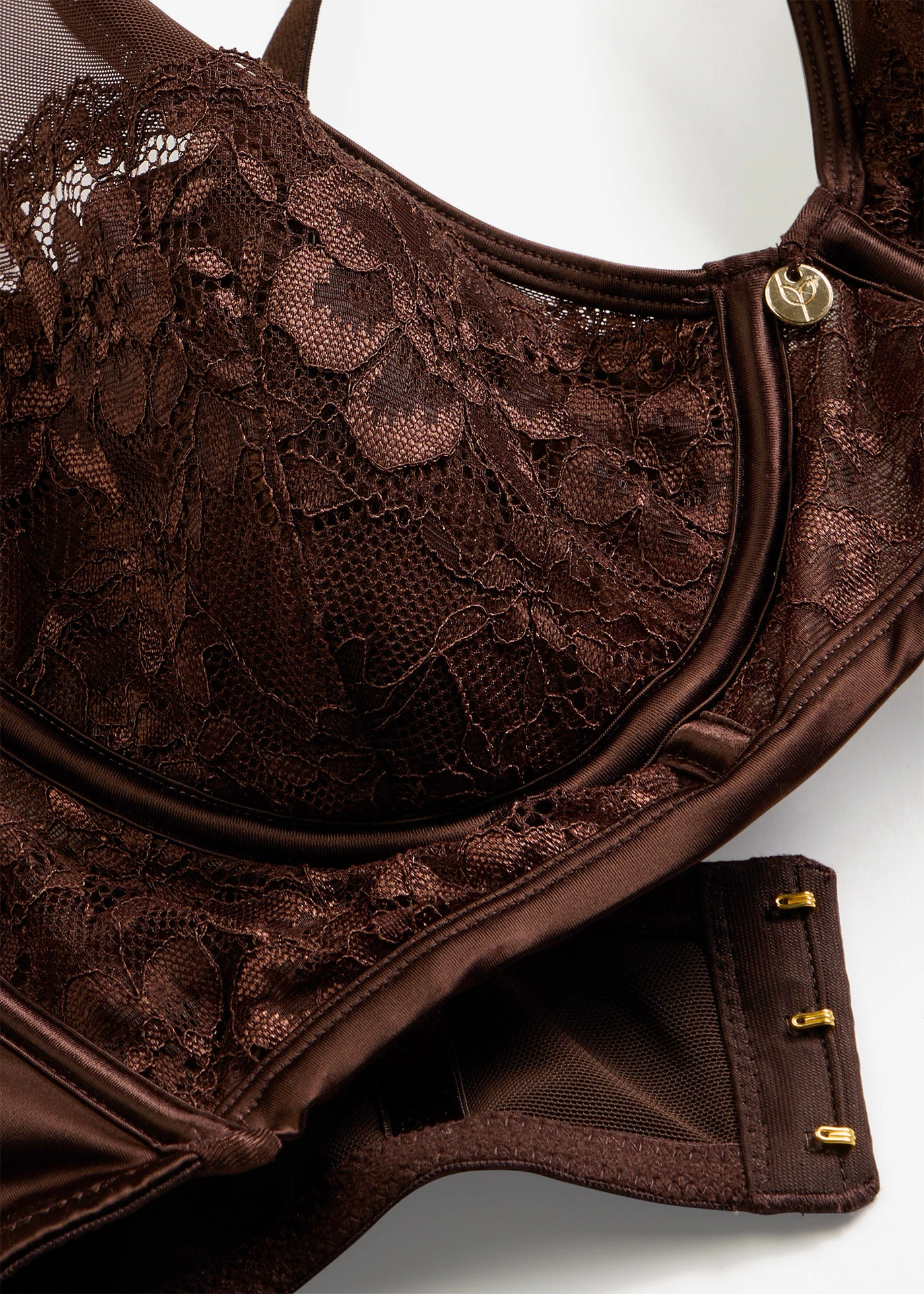 Sutien vătuit, cu dantelă delicată • maro închis • magazin bonprix