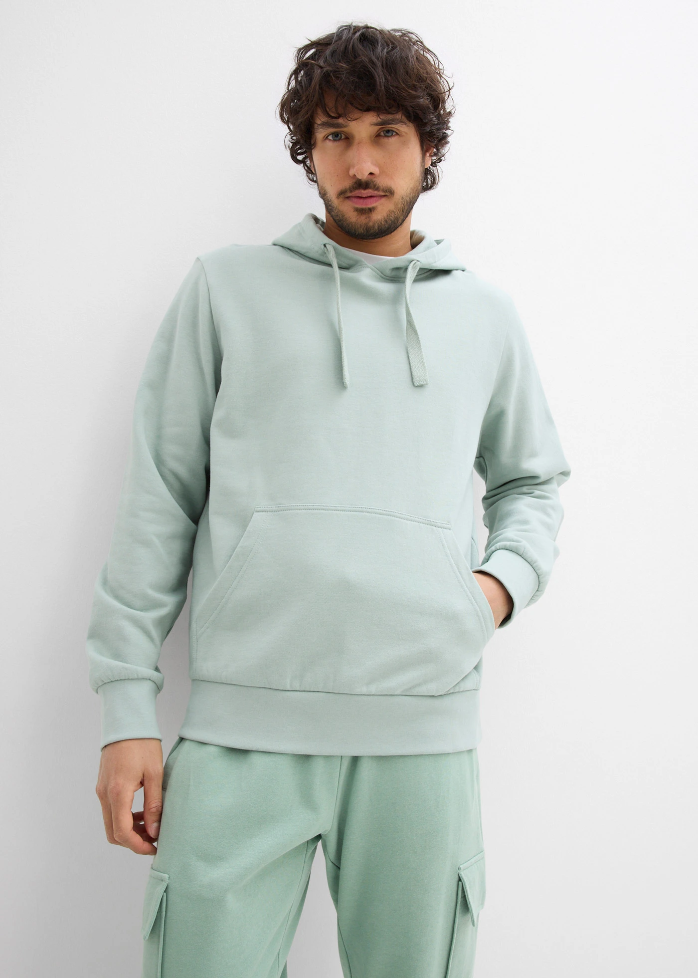 Hoodie in regular fit • grijsgroen • bonprix online shop