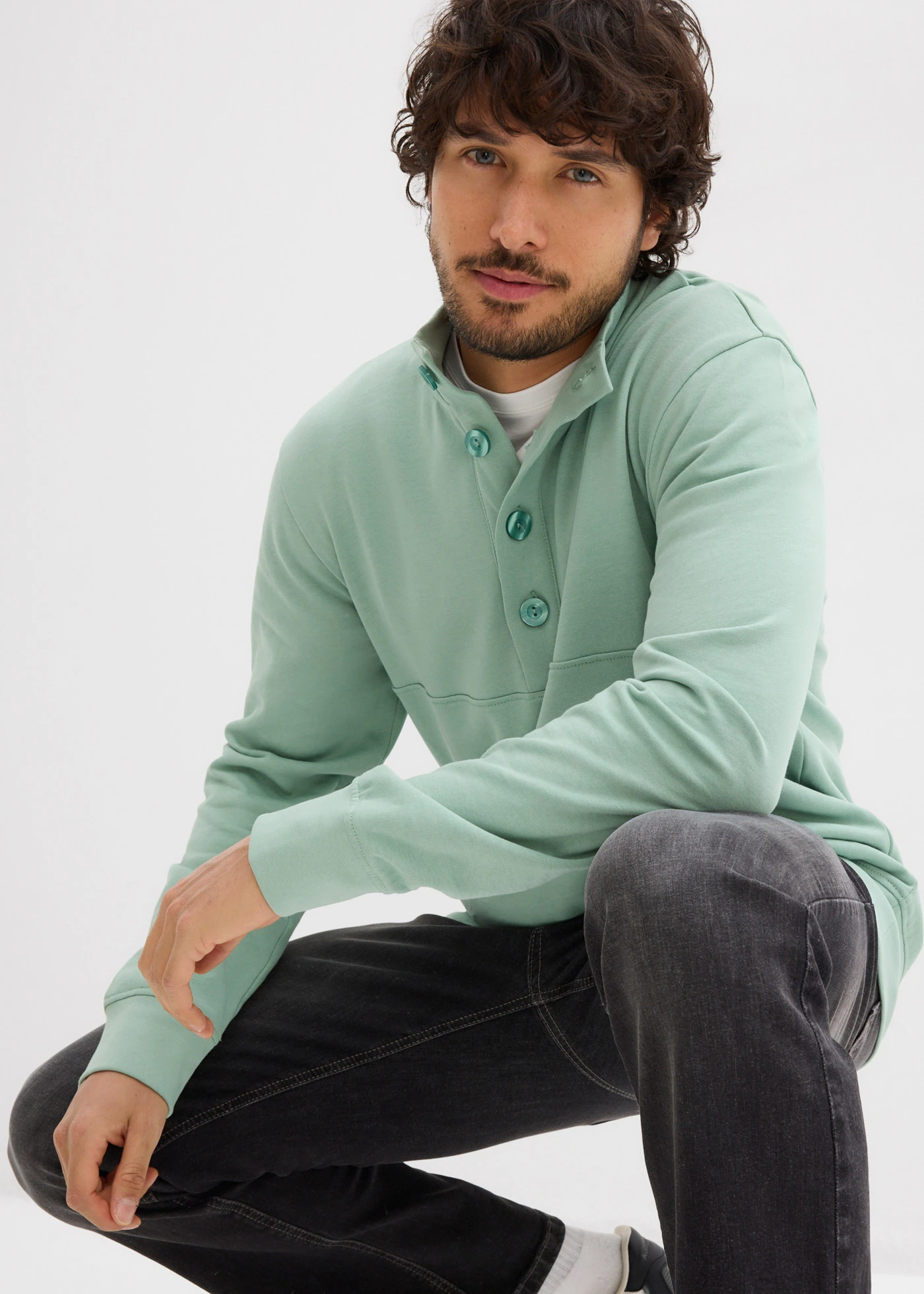 Sweater van biologisch katoen met knoopsluiting • pastelgroen • bonprix online shop