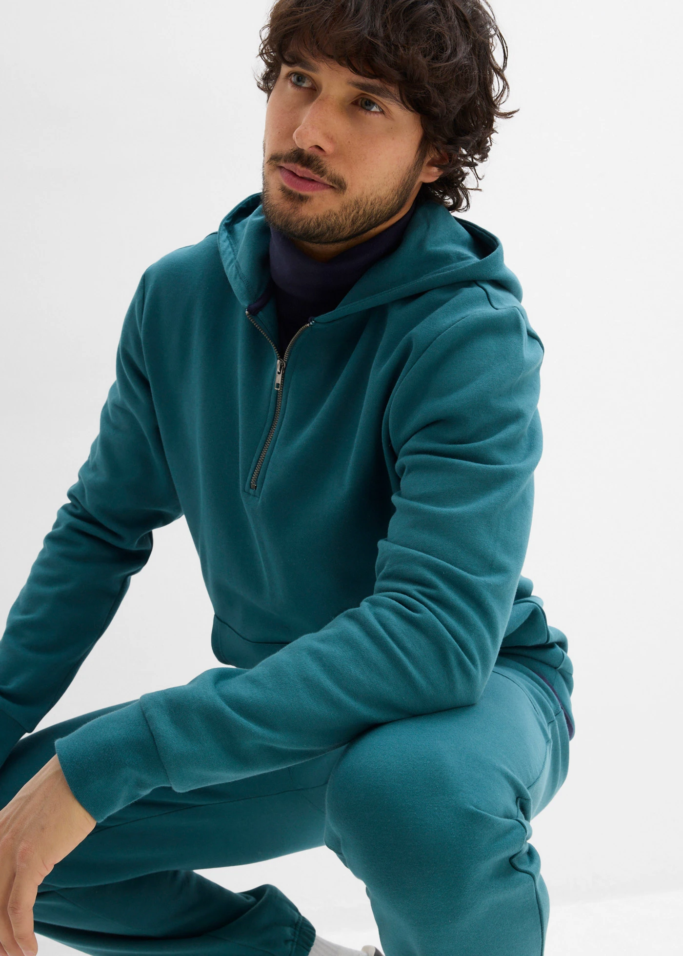 Sweat zippé à capuche 100% coton • vert poivre • Boutique bonprix