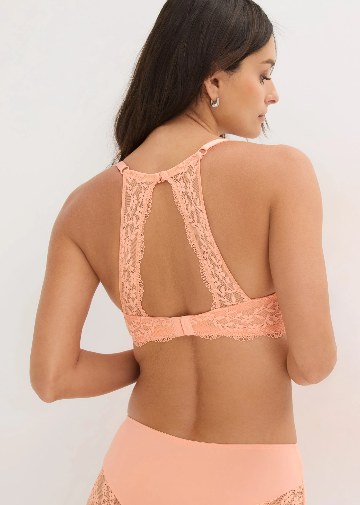 Voorgevormde bh met gebloemd kant • soft papaya • bonprix online shop