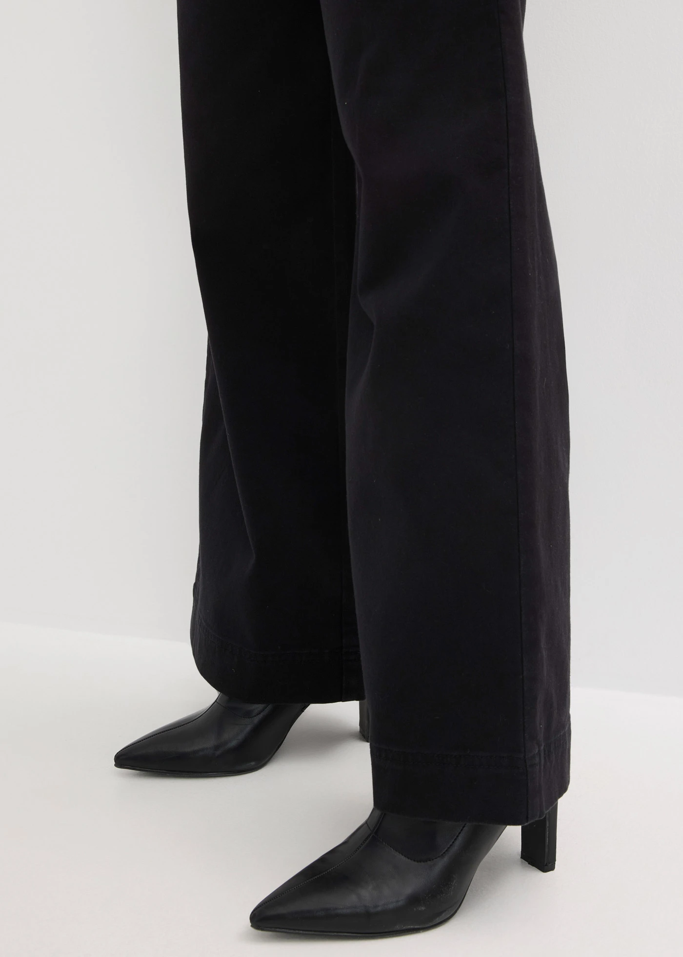 Kalhoty se sklady v pohodlném pase, Wide Leg • černá • bonprix obchod