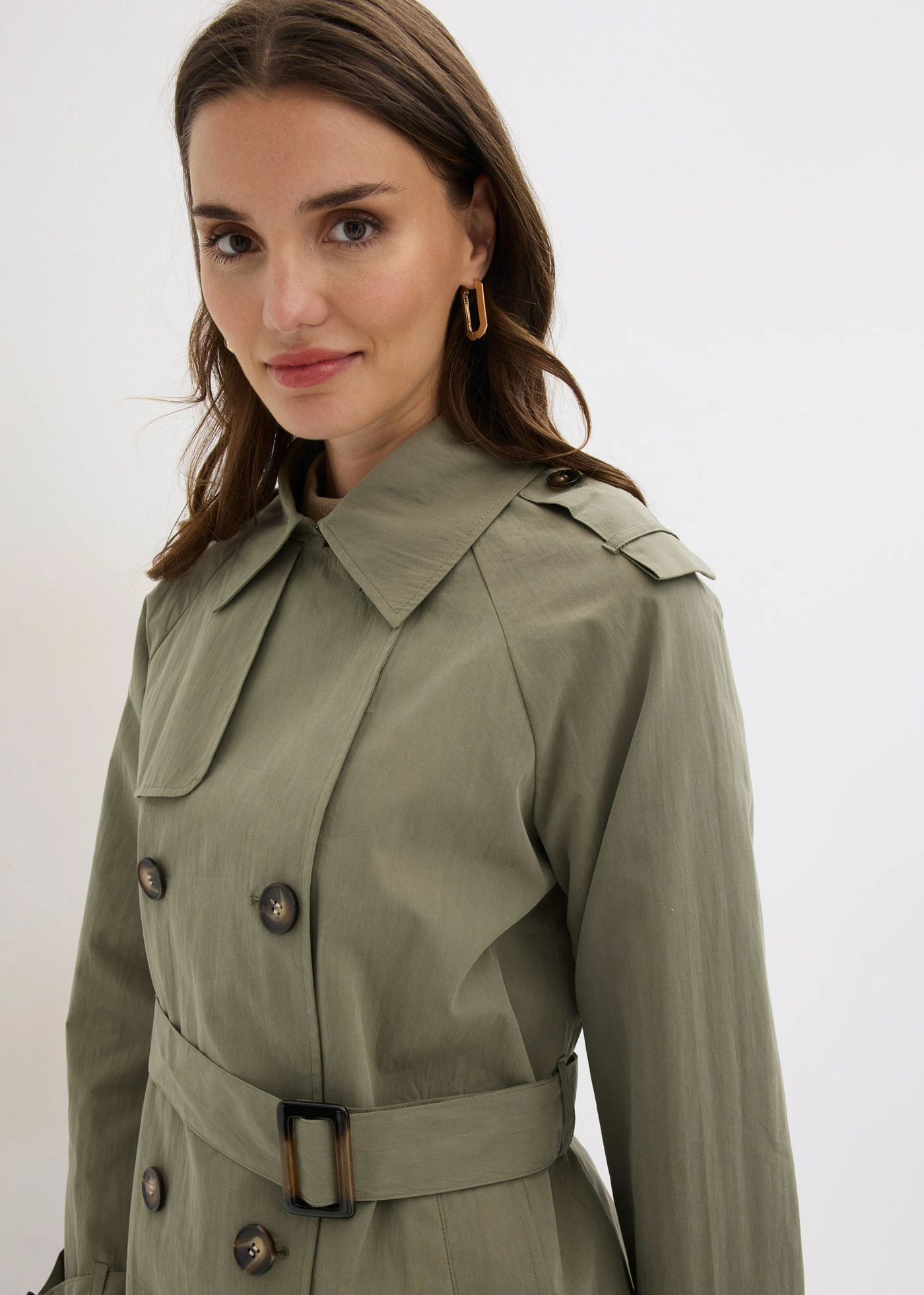 Korte trenchcoat • olijfgroen • bonprix online shop
