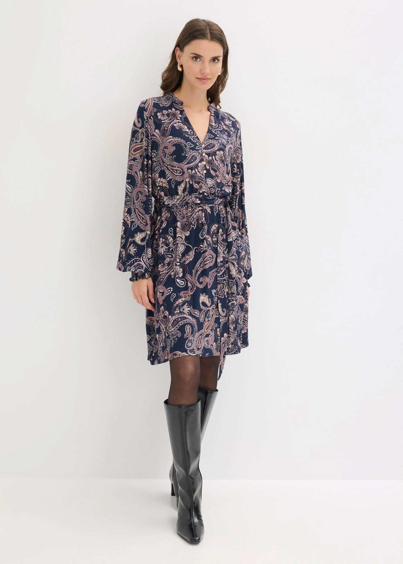Jersey jurk van een zachte viscosemix • donkerblauw paisley • bonprix online shop