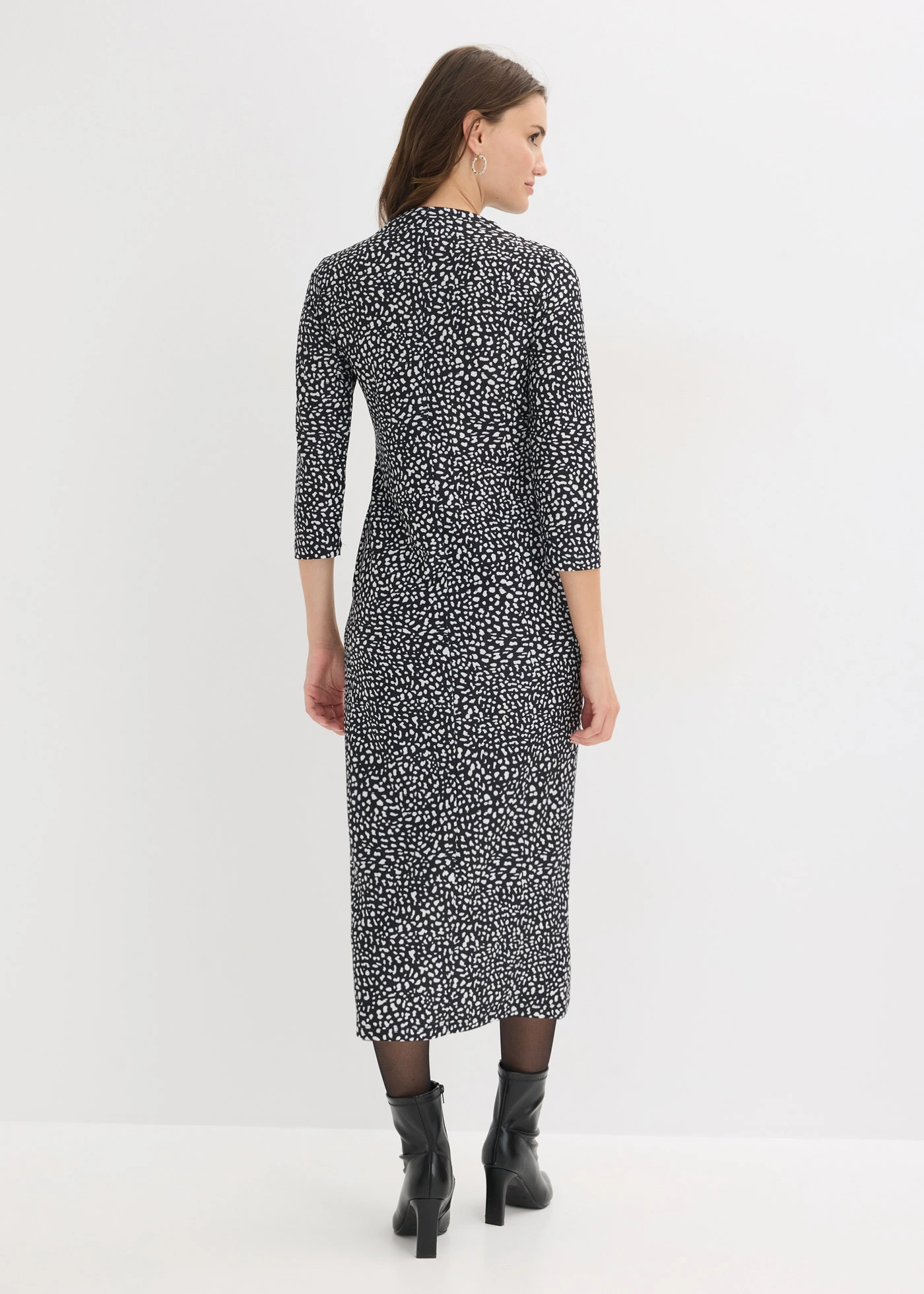 Rochie din jerse • negru-alb cu imprimeu • magazin bonprix