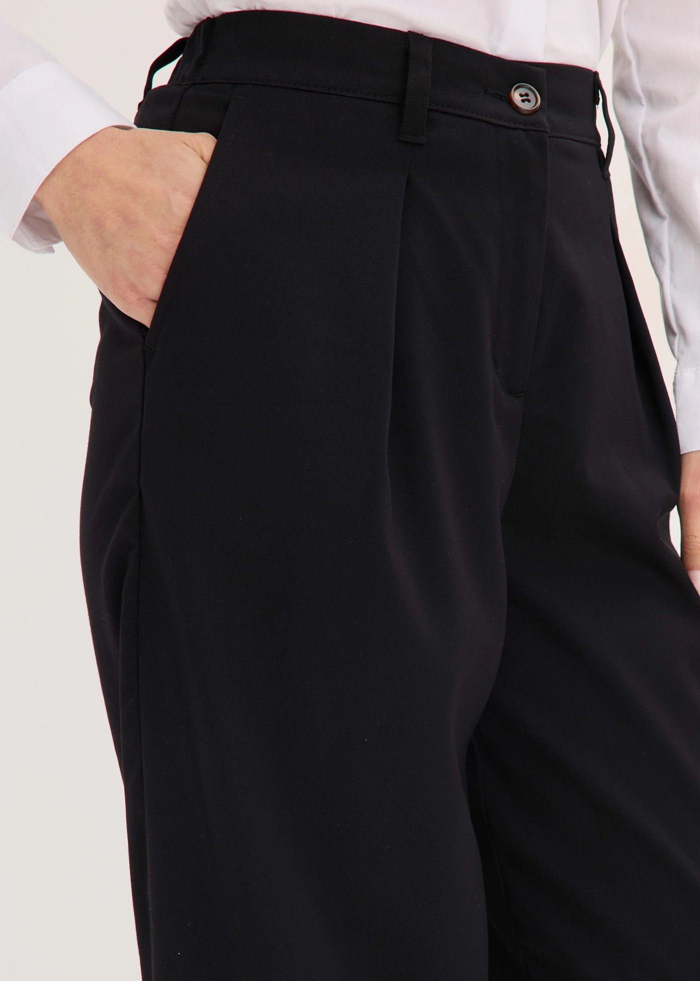 Pantaloni Barrel Fit cu pense în talie • negru • magazin bonprix