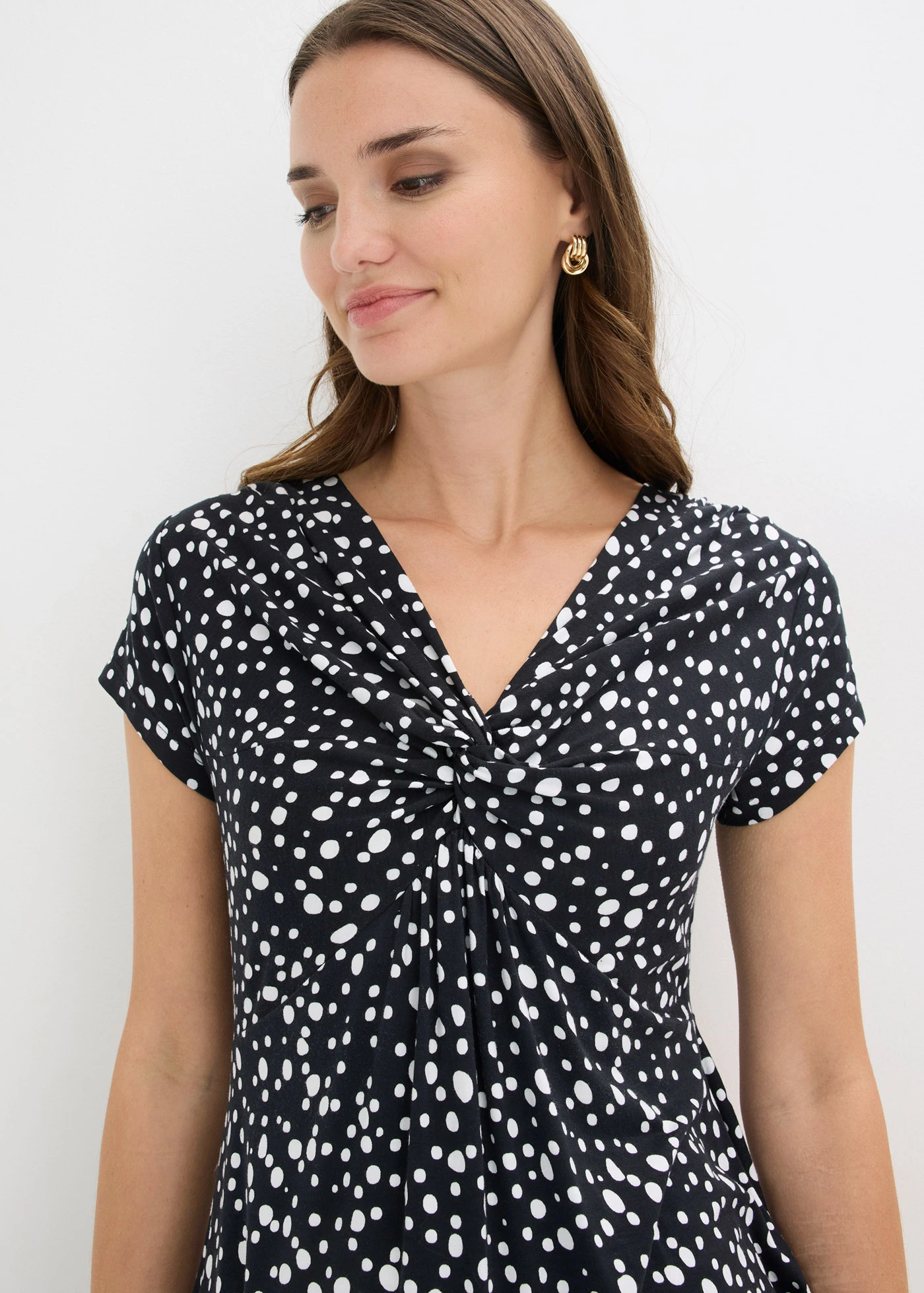 Shirt in een viscosemix • gestipt zwart/wit • bonprix online shop