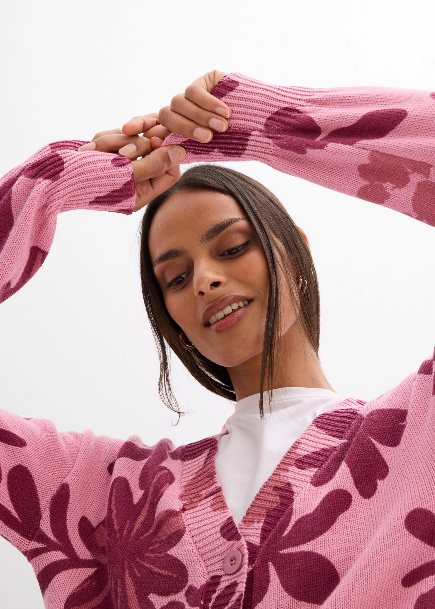 Gilet en maille à imprimé floral • orchidée fumé-rouge rubis • Boutique bonprix