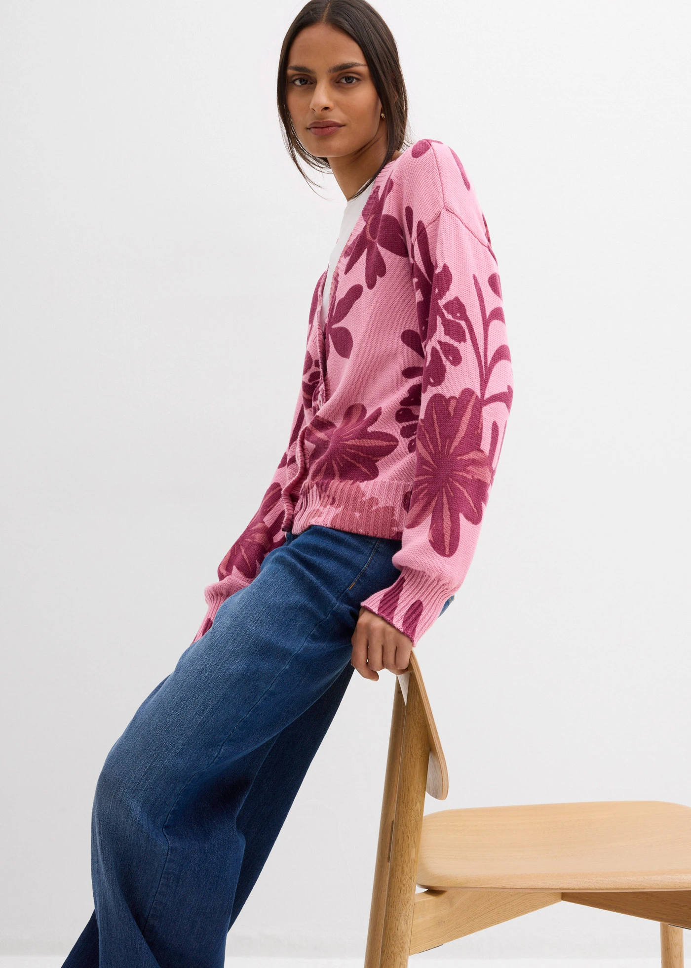 Gilet en maille à imprimé floral • orchidée fumé-rouge rubis • Boutique bonprix