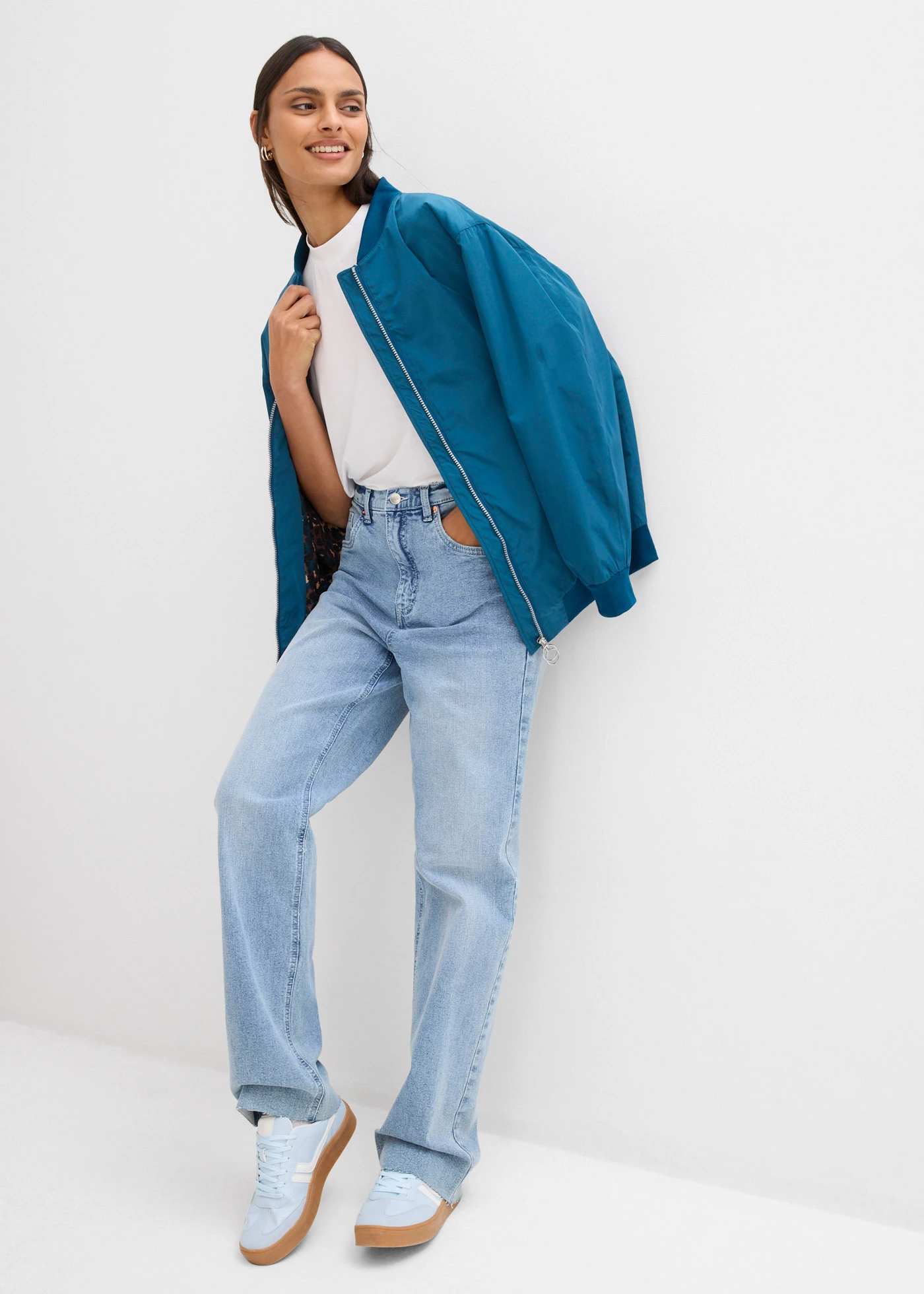 Blouson aviateur large à doublure léopard • bleu pétrole • Boutique bonprix