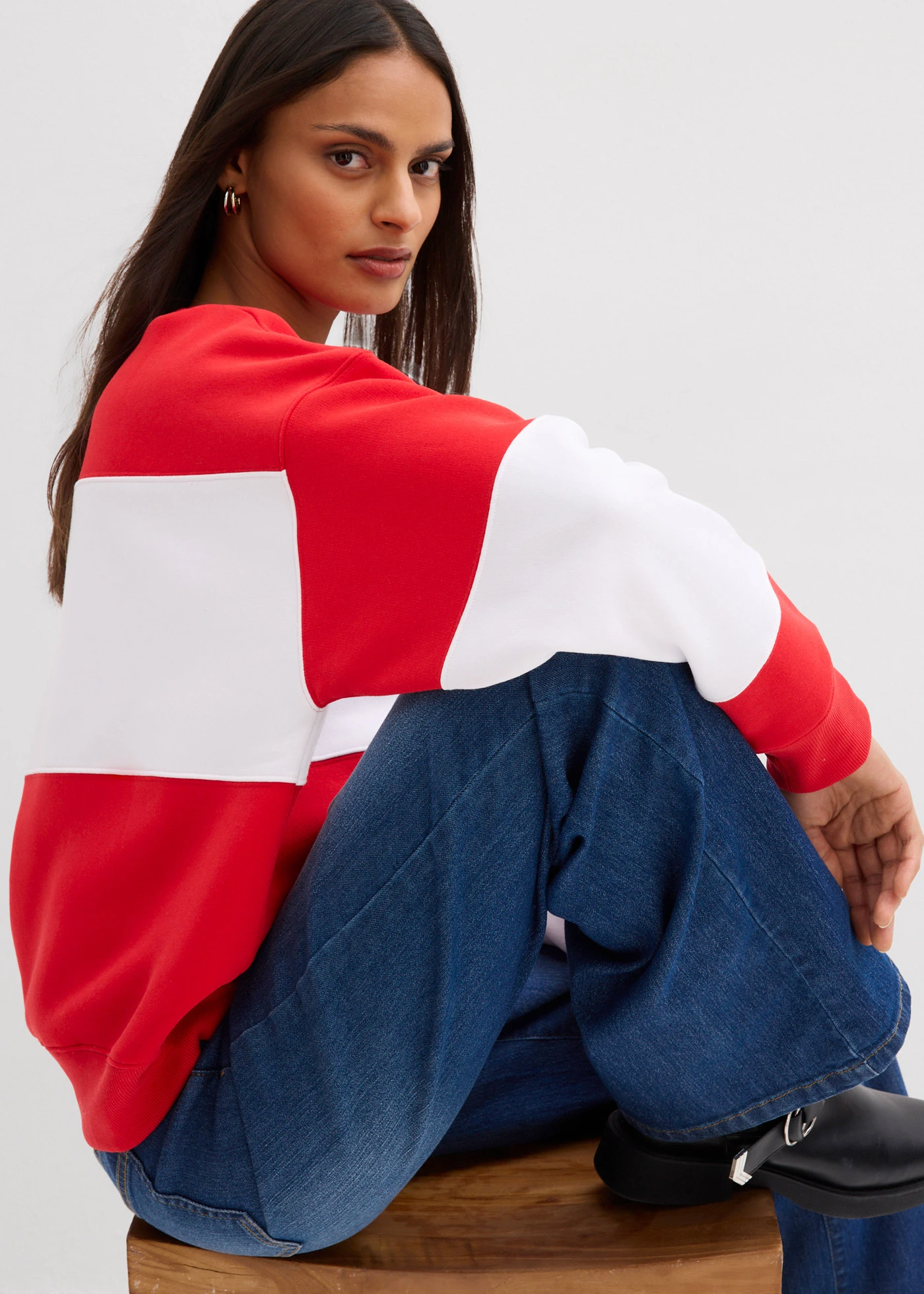 Oversized sweater van een zachte katoenmix • aardbeirood-wit met print • bonprix online shop