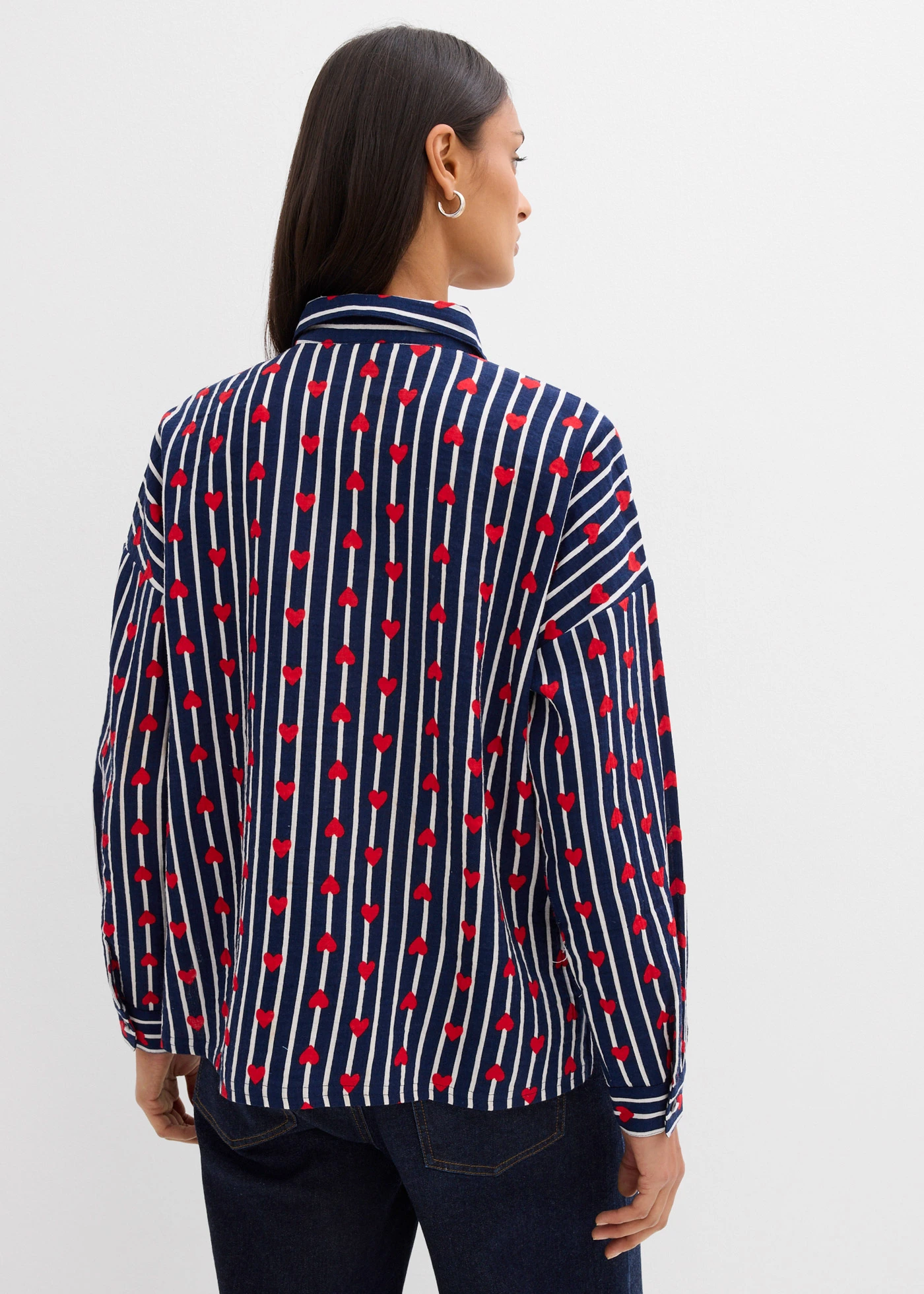 Chemisier doux et oversize en gaze de coton • bleu foncé/blanc rayé • Boutique bonprix
