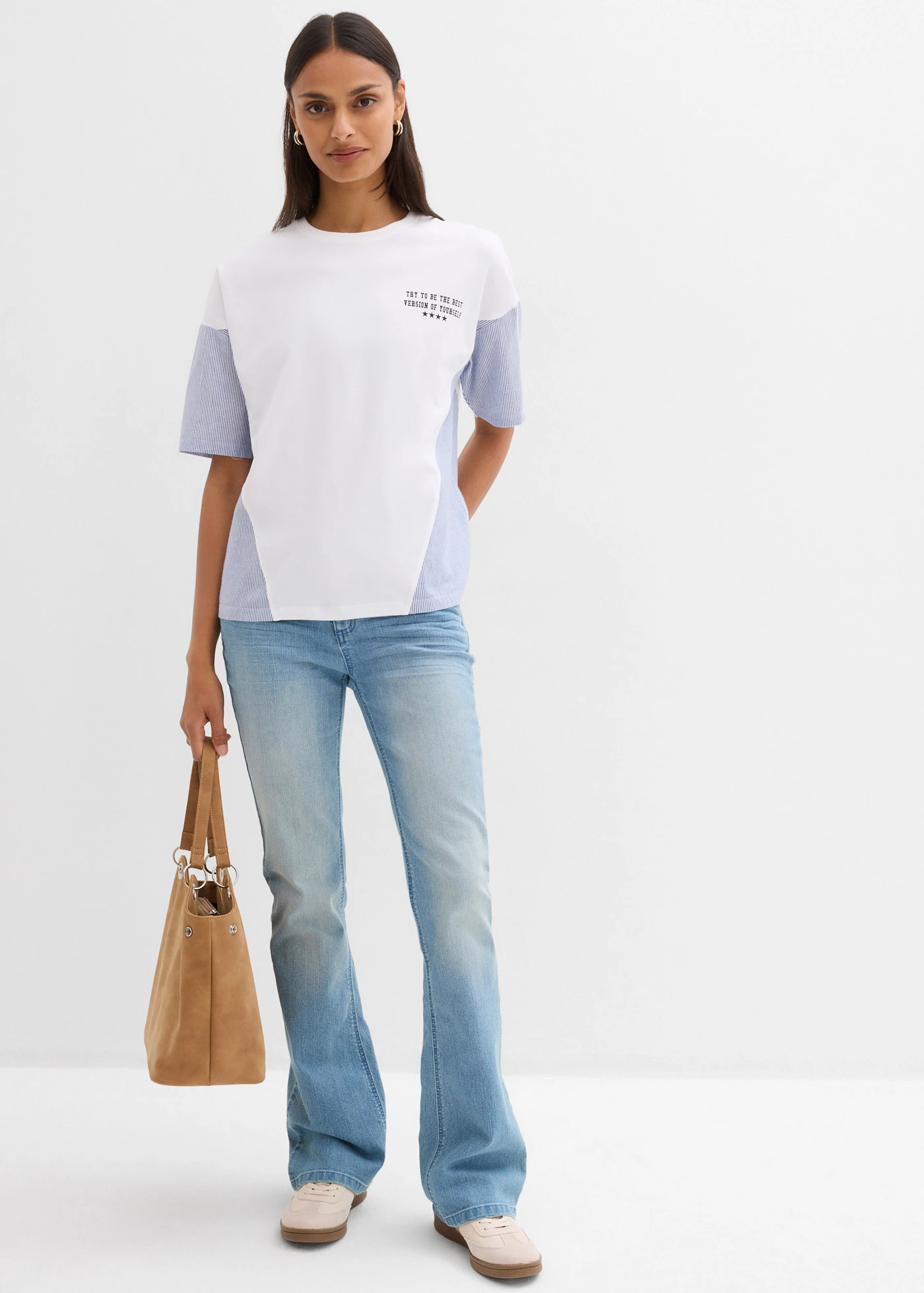 Bluză oversize din material cu bumbac • alb/bleumarin • magazin bonprix