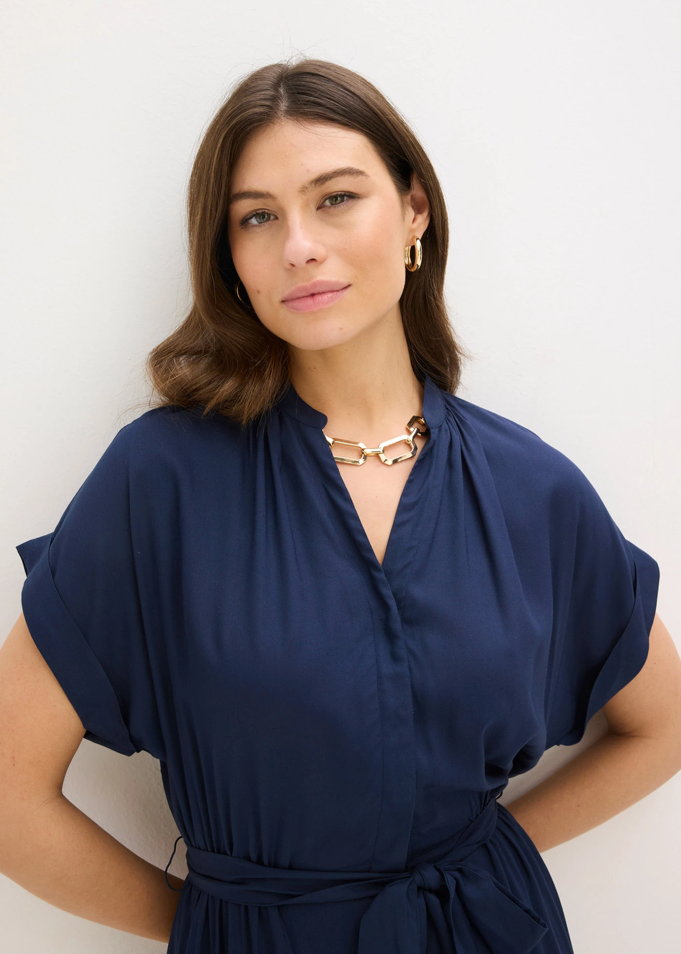 Robe-chemise en viscose fluide • bleu foncé • Boutique bonprix